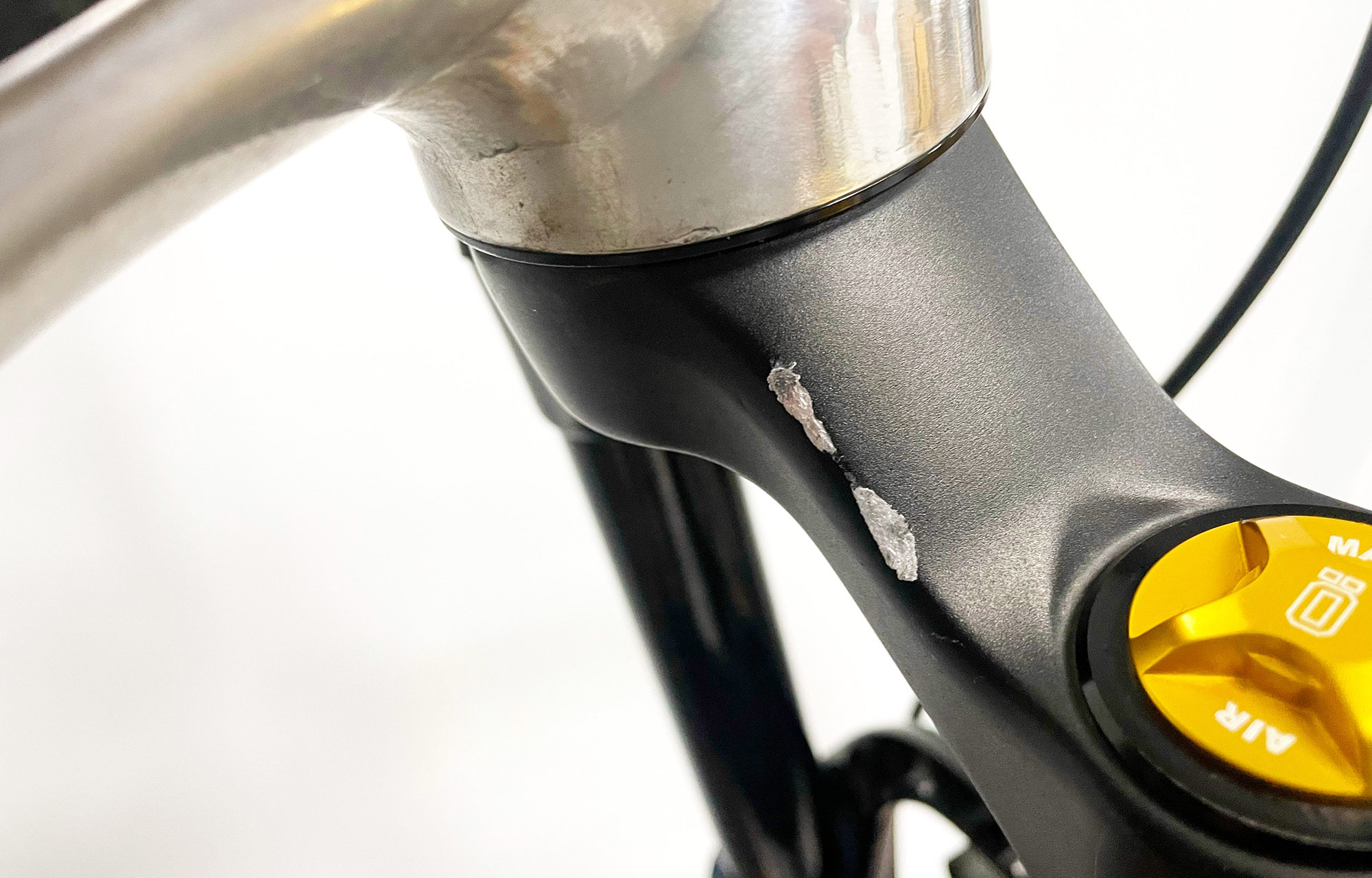 COMMENCAL CLASH OHLINS EDITION HIGH POLISHED (M) image number null