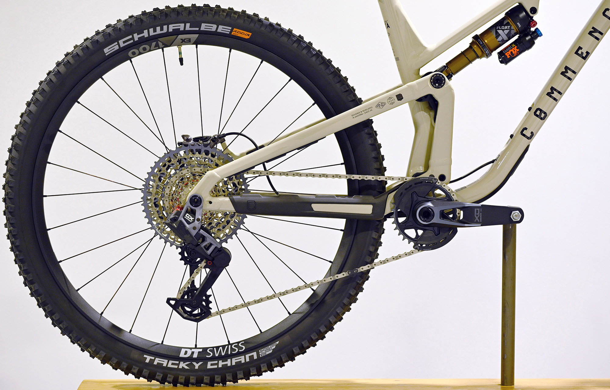COMMENCAL META V5 T-TYPE CHALK - L (24120703) image number null