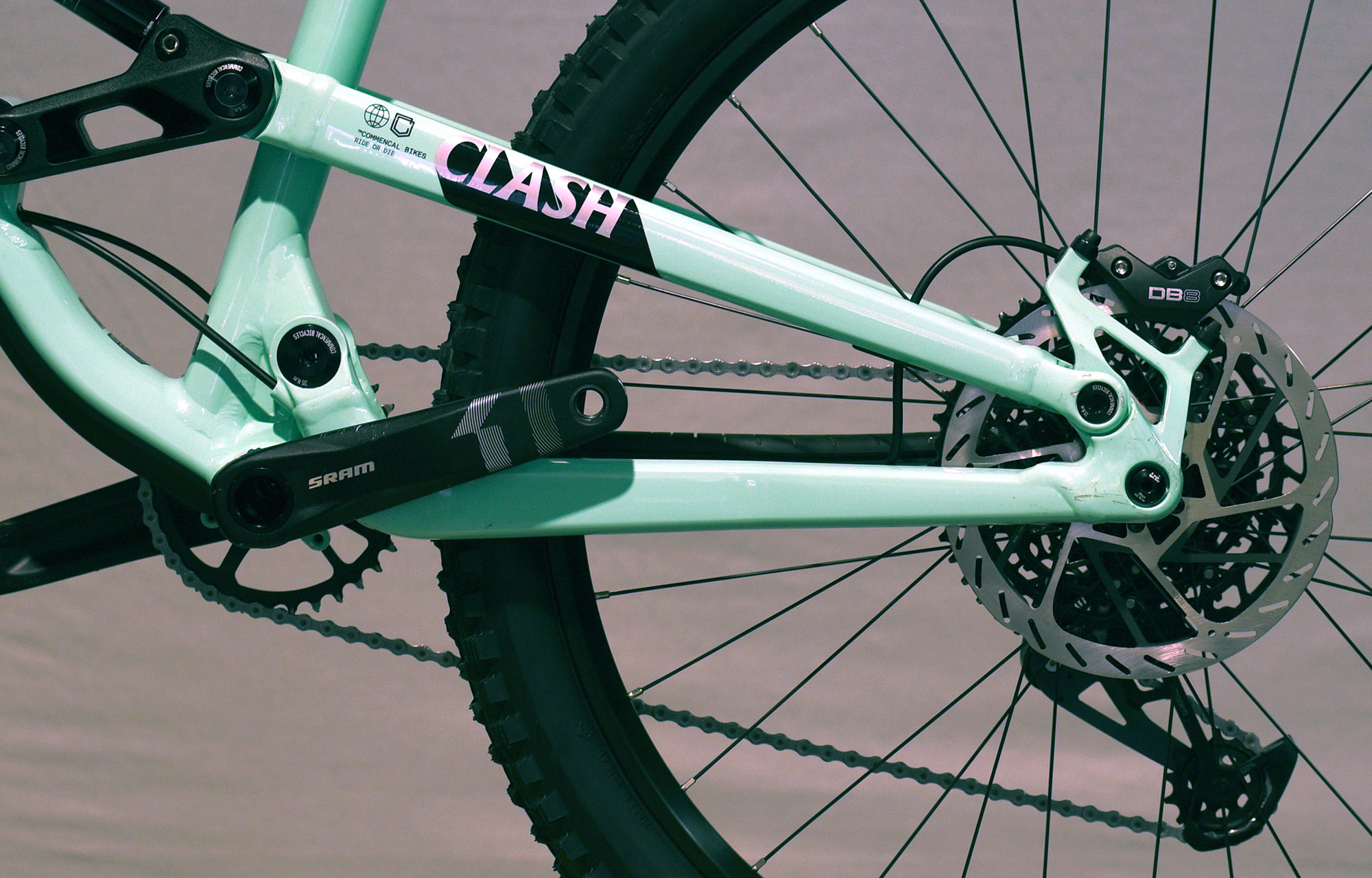 COMMENCAL CLASH RIDE EMERALD  GREEN NEW ROCKSHOX - S (23130101) image number null
