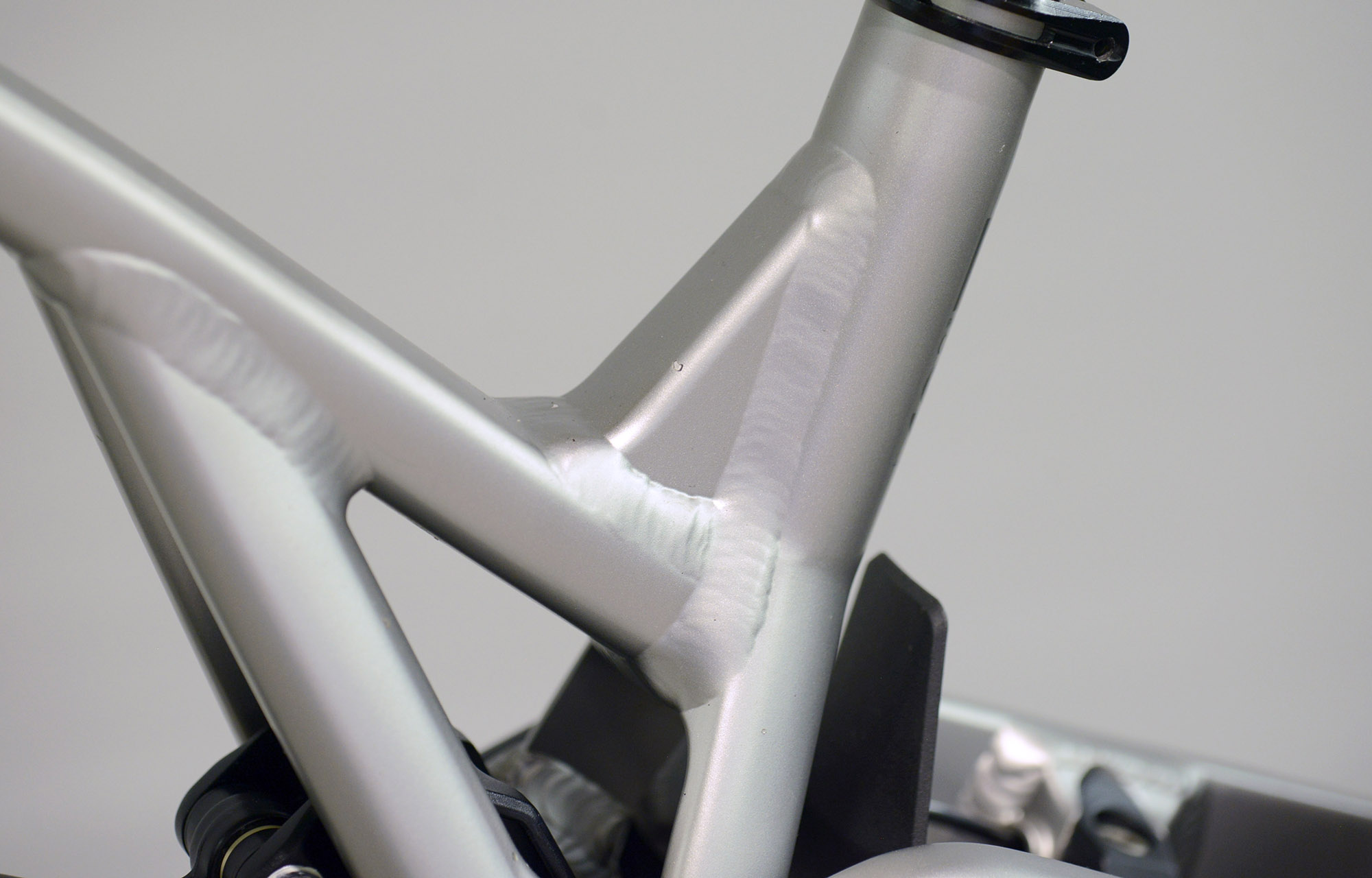 COMMENCAL SUPREME DH V5 ESSENTIAL SILVER - M (23150902) image number null