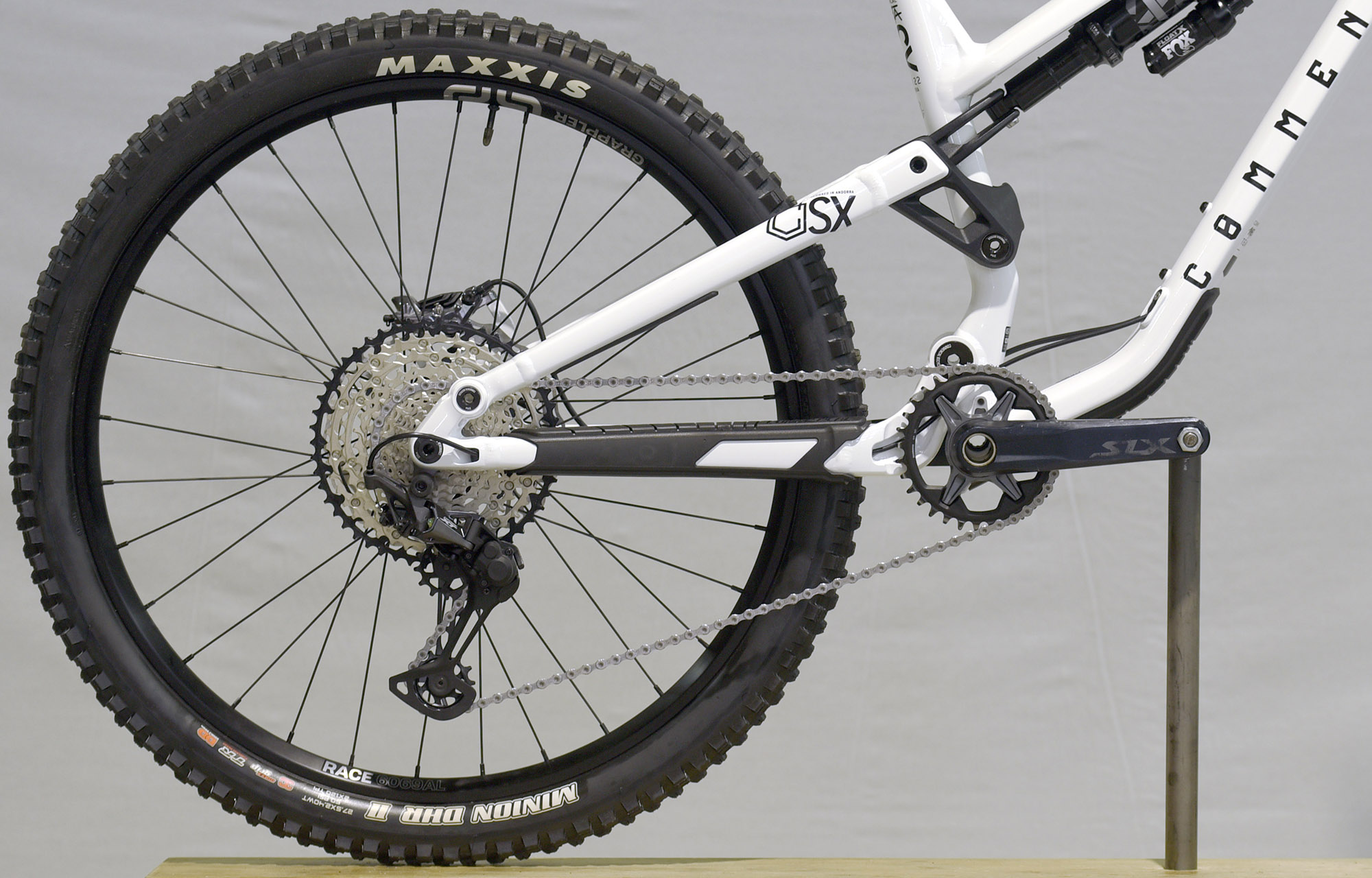 COMMENCAL META SX ESSENTIAL PURE WHITE - M (22130602) image number null
