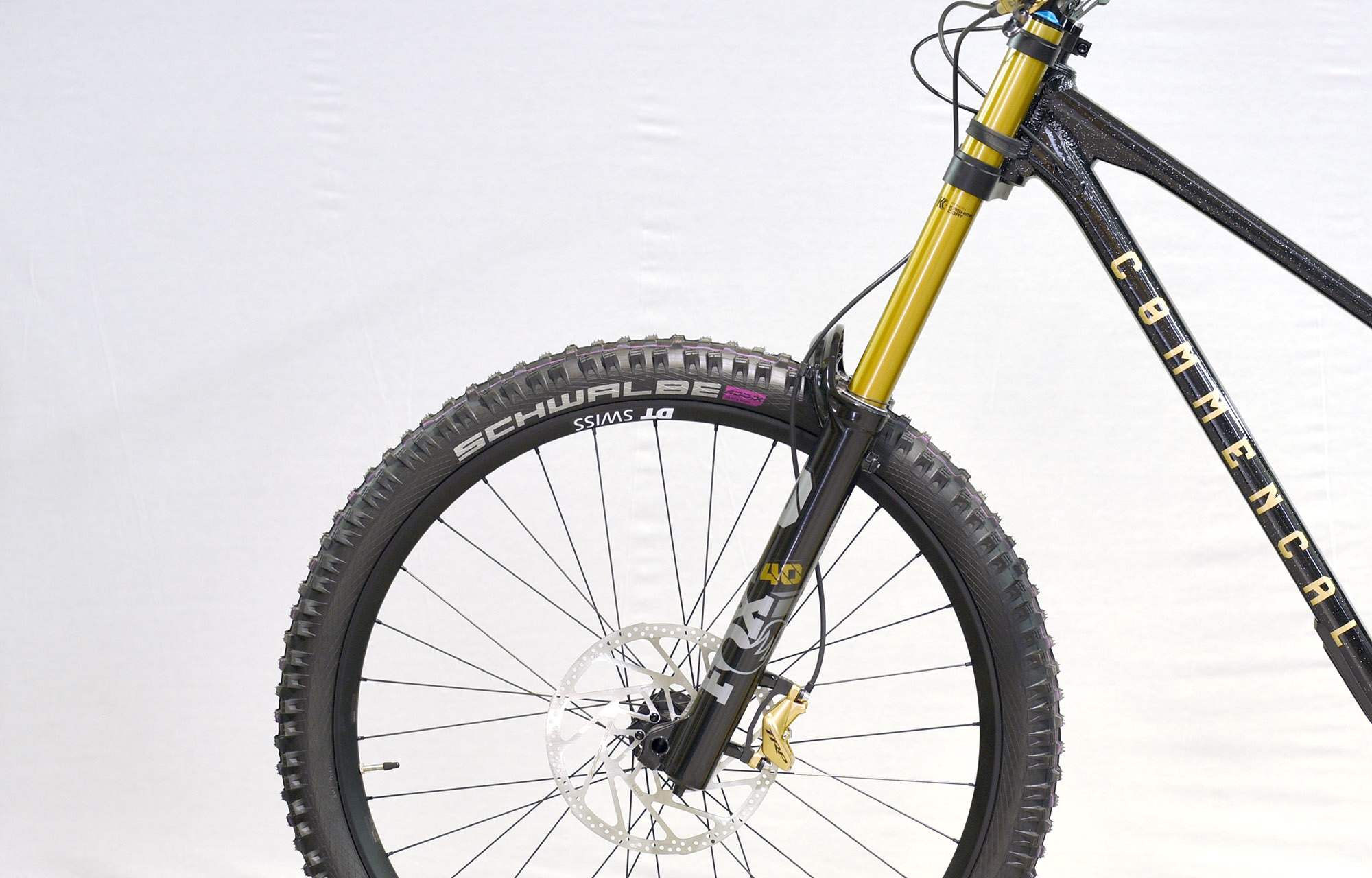 COMMENCAL SUPREME DH V5 SIGNATURE LTD GLITTERY BLACK - L (24150303) image number null