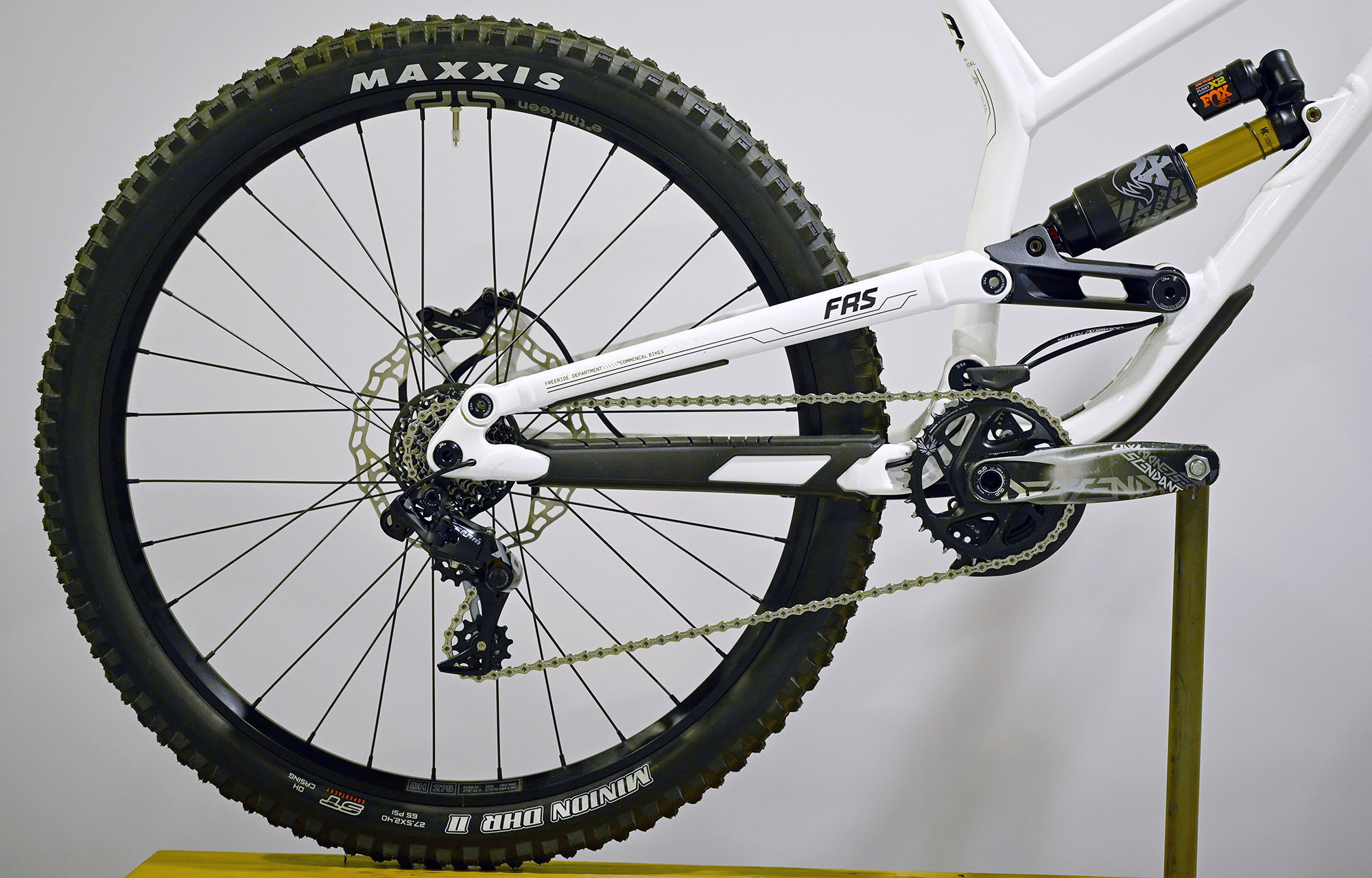 COMMENCAL FRS ESSENTIAL PURE WHITE - L (22150503) image cover number large 0