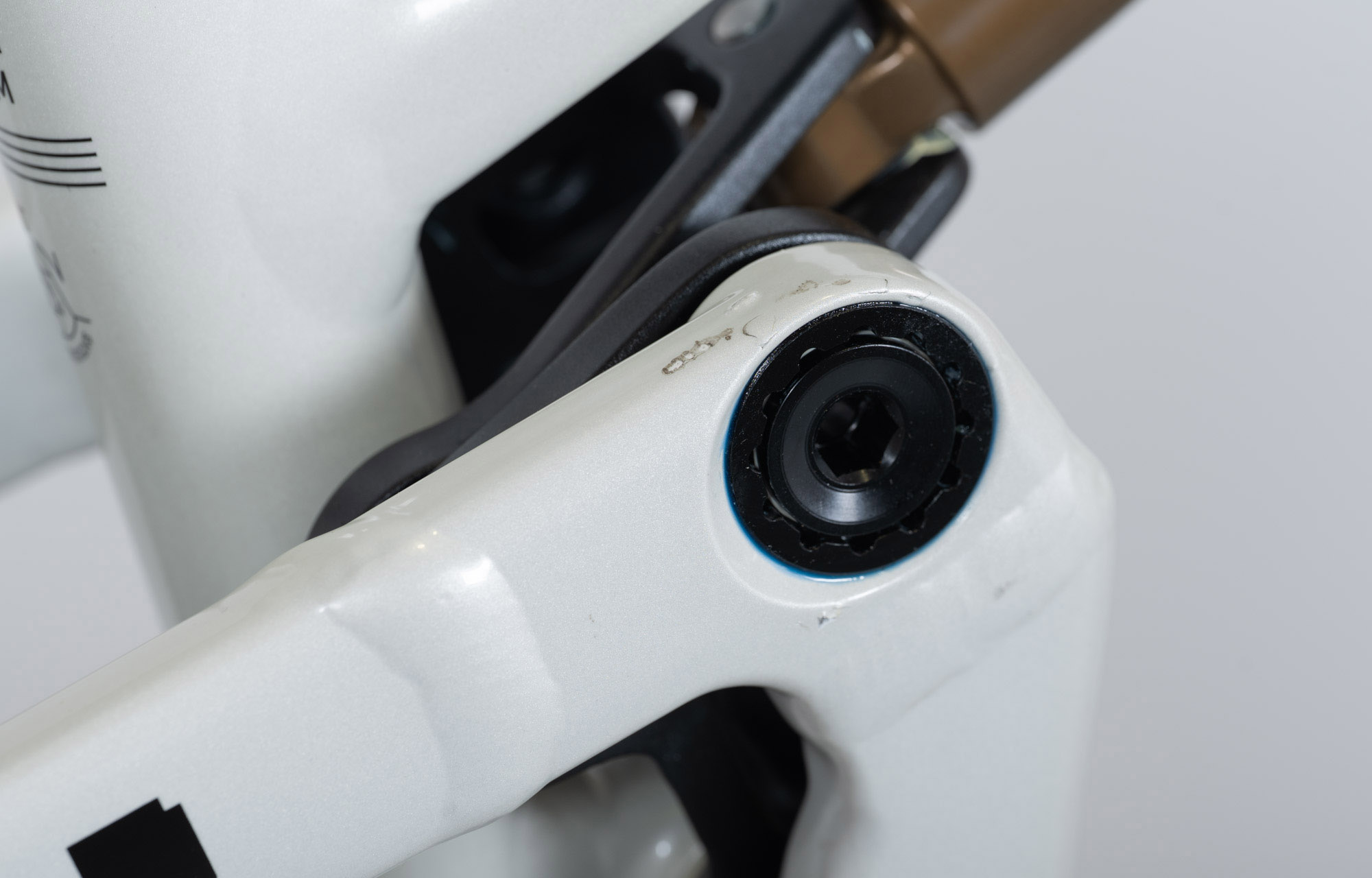 COMMENCAL META V5 SIGNATURE CLEAR SILVER - M (23121002) image cover number large 7