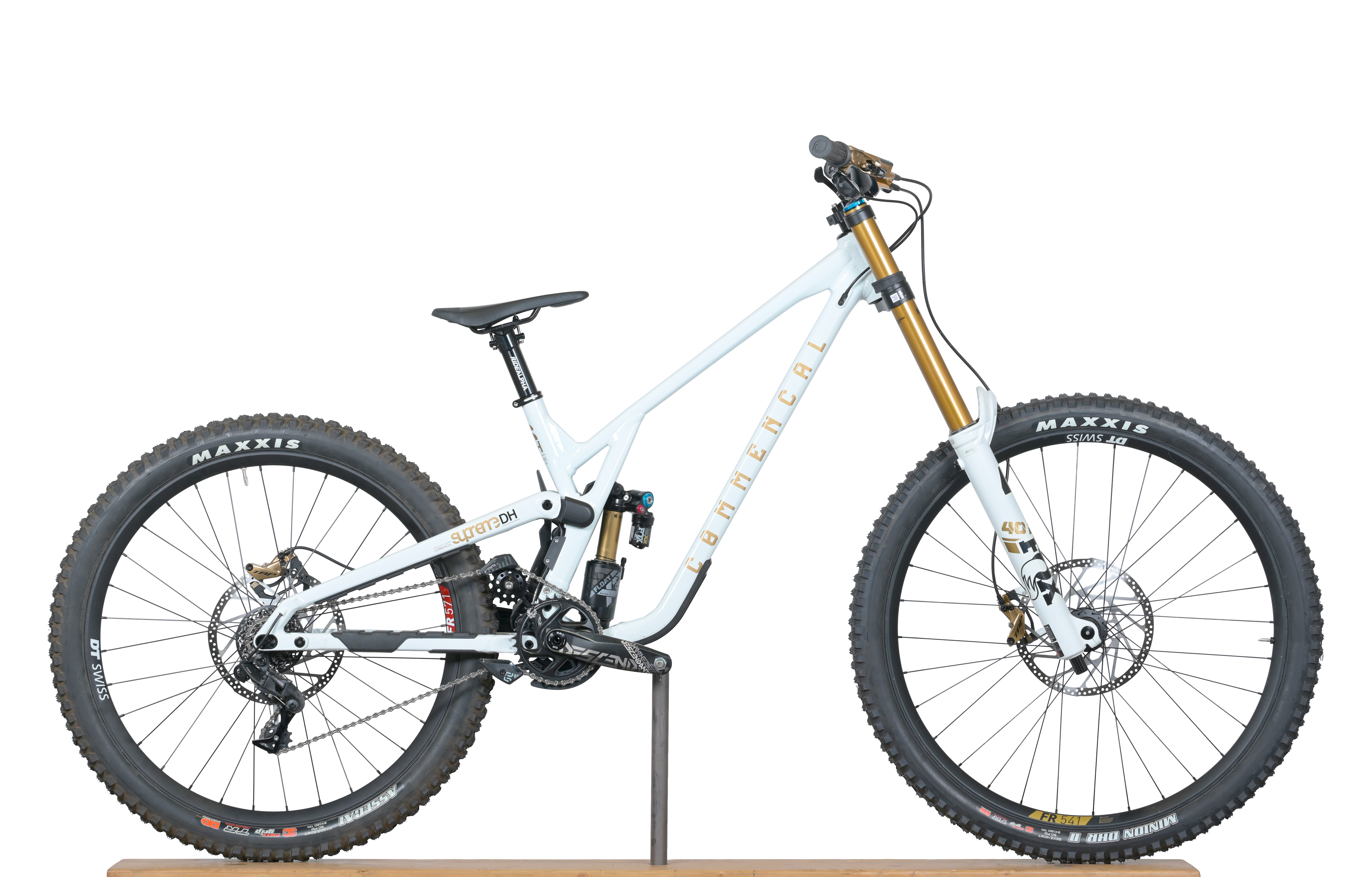 COMMENCAL SUPREME DH V5 SIGNATURE LTD PURE WHITE - M (23151002) image number null