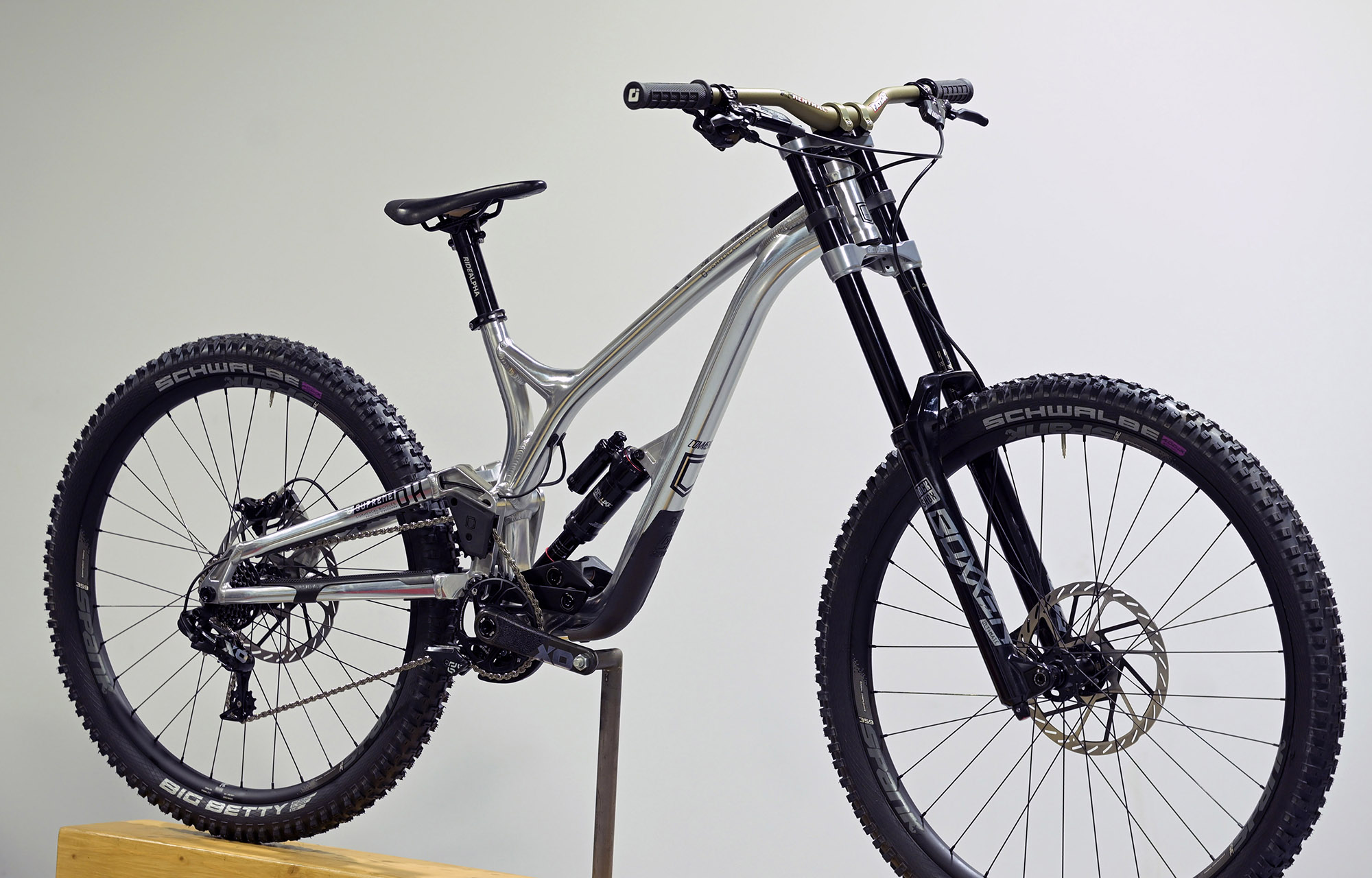 COMMENCAL SUPREME DH HIGH POLISHED ALC - M (21151802) image cover number large 2