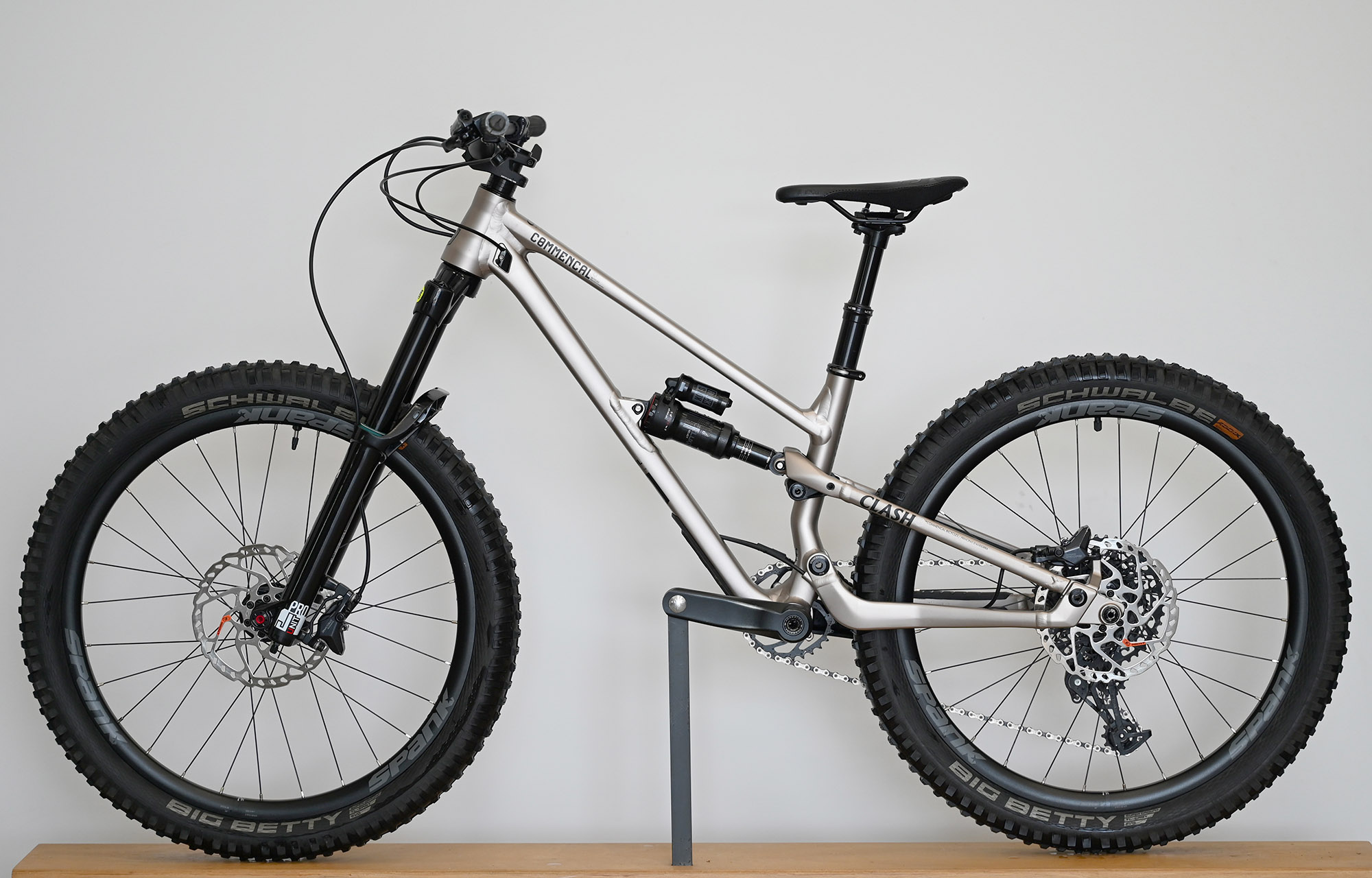 COMMENCAL CLASH 24 V2 CHAMPAGNE (22170600) image cover number large 5