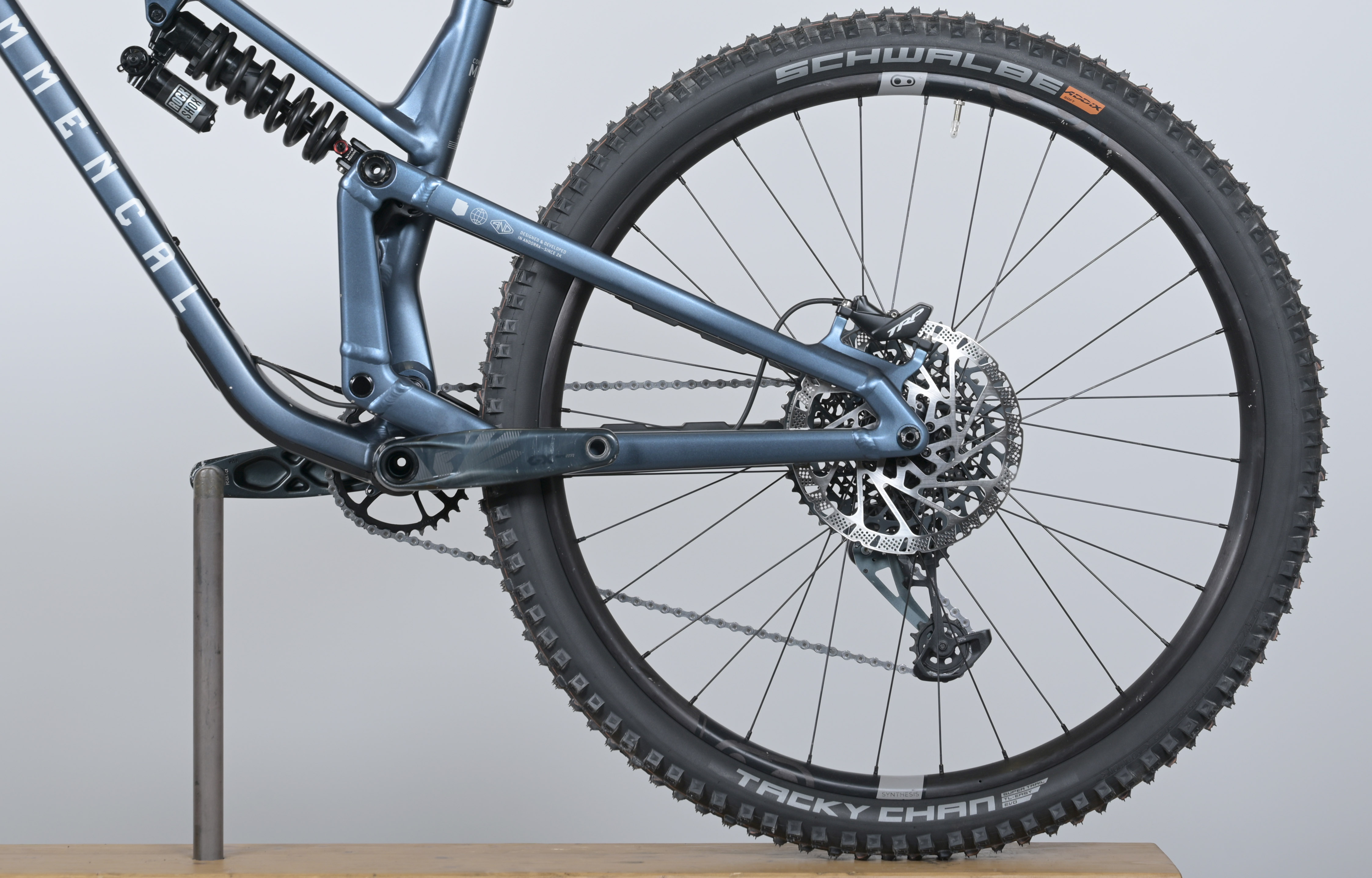 COMMENCAL META V5 RACE SPARKLY BLUE - M (23121302) image cover number large 3