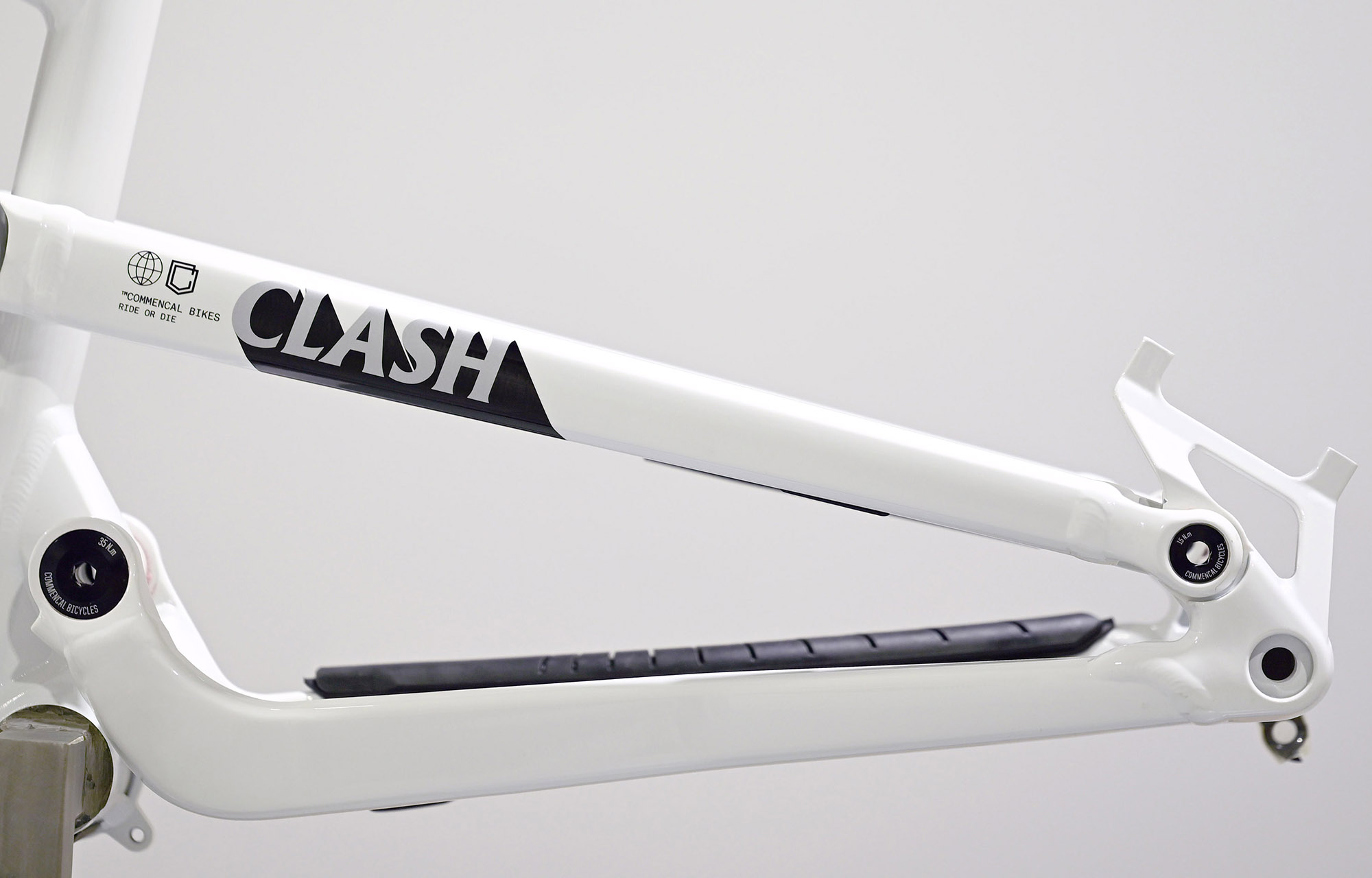 FRAME COMMENCAL CLASH PURE WHITE - M (23230002) image number null