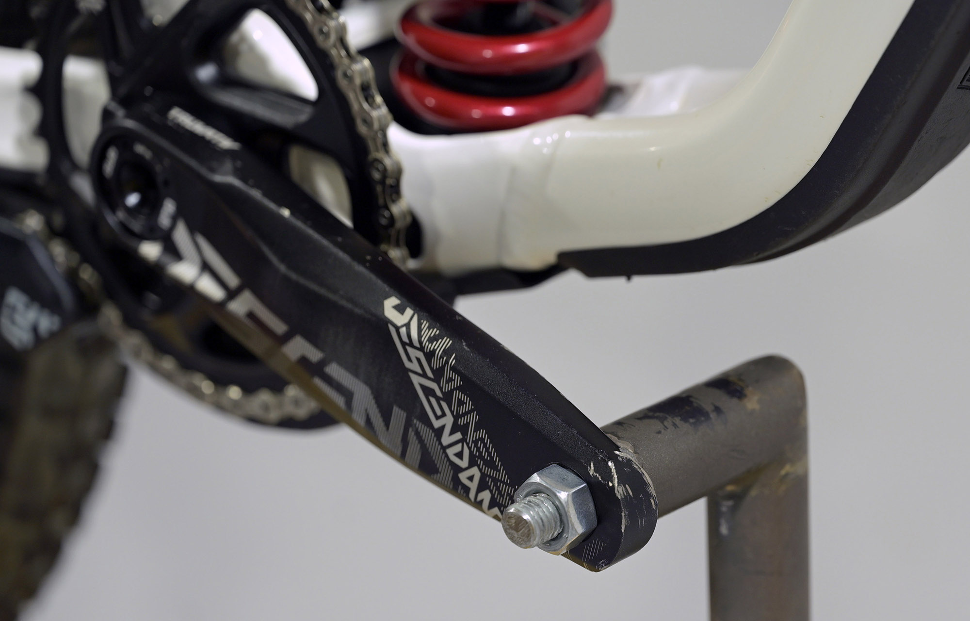 COMMENCAL SUPREME DH V5 ROCKSHOX PURE WHITE - L (24157103) image cover number large 7