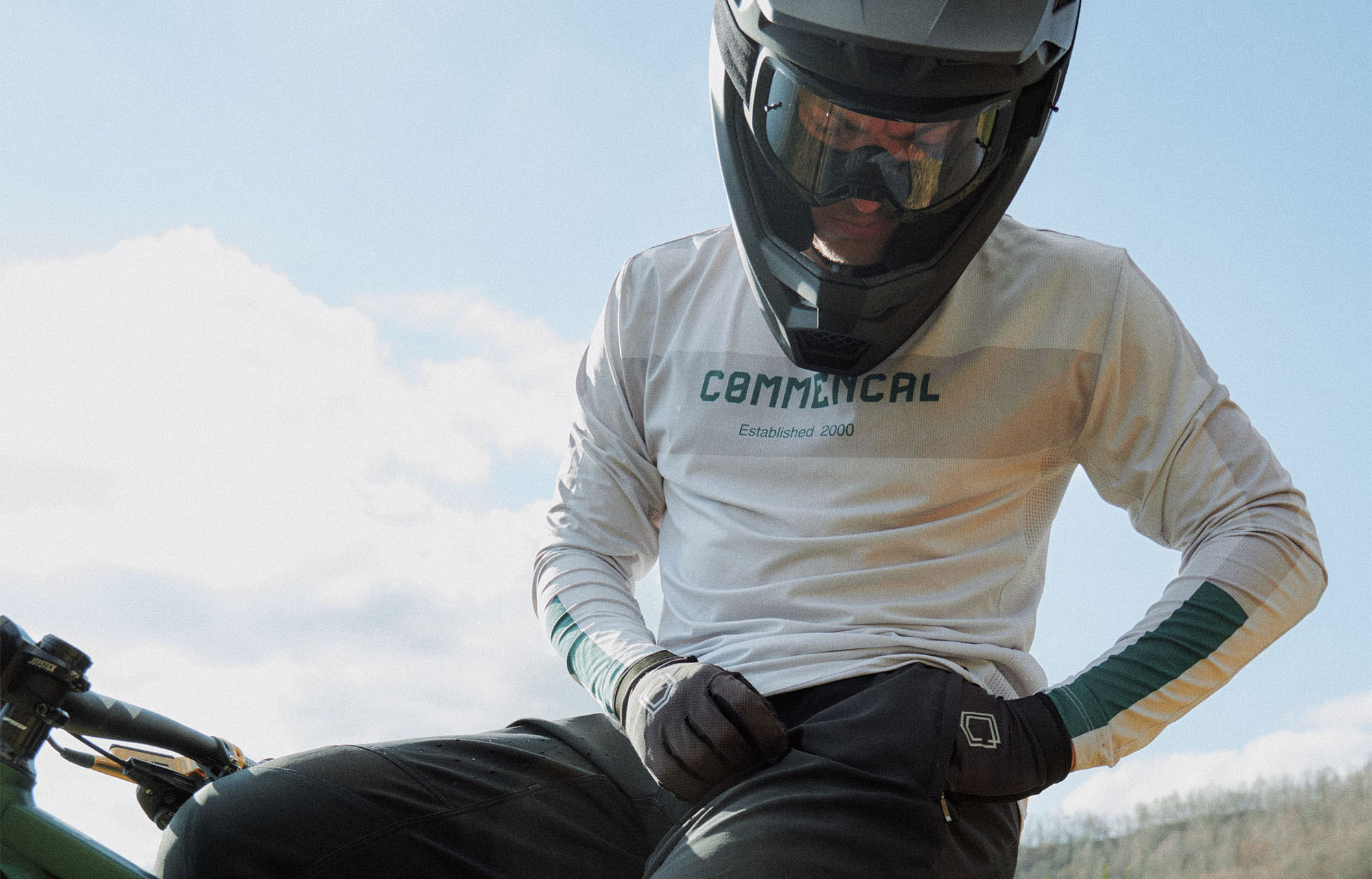 COMMENCAL LIGHTECH RACE LONG SLEEVE JERSEY GREY POLYCHROM image number 3