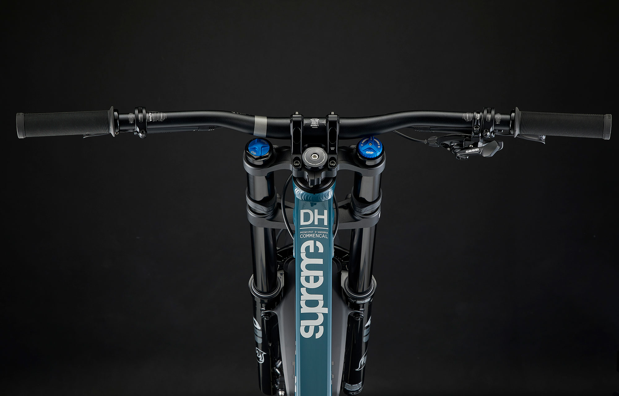 COMMENCAL SUPREME DH V5 ESSENTIAL AQUA BLUE image number null