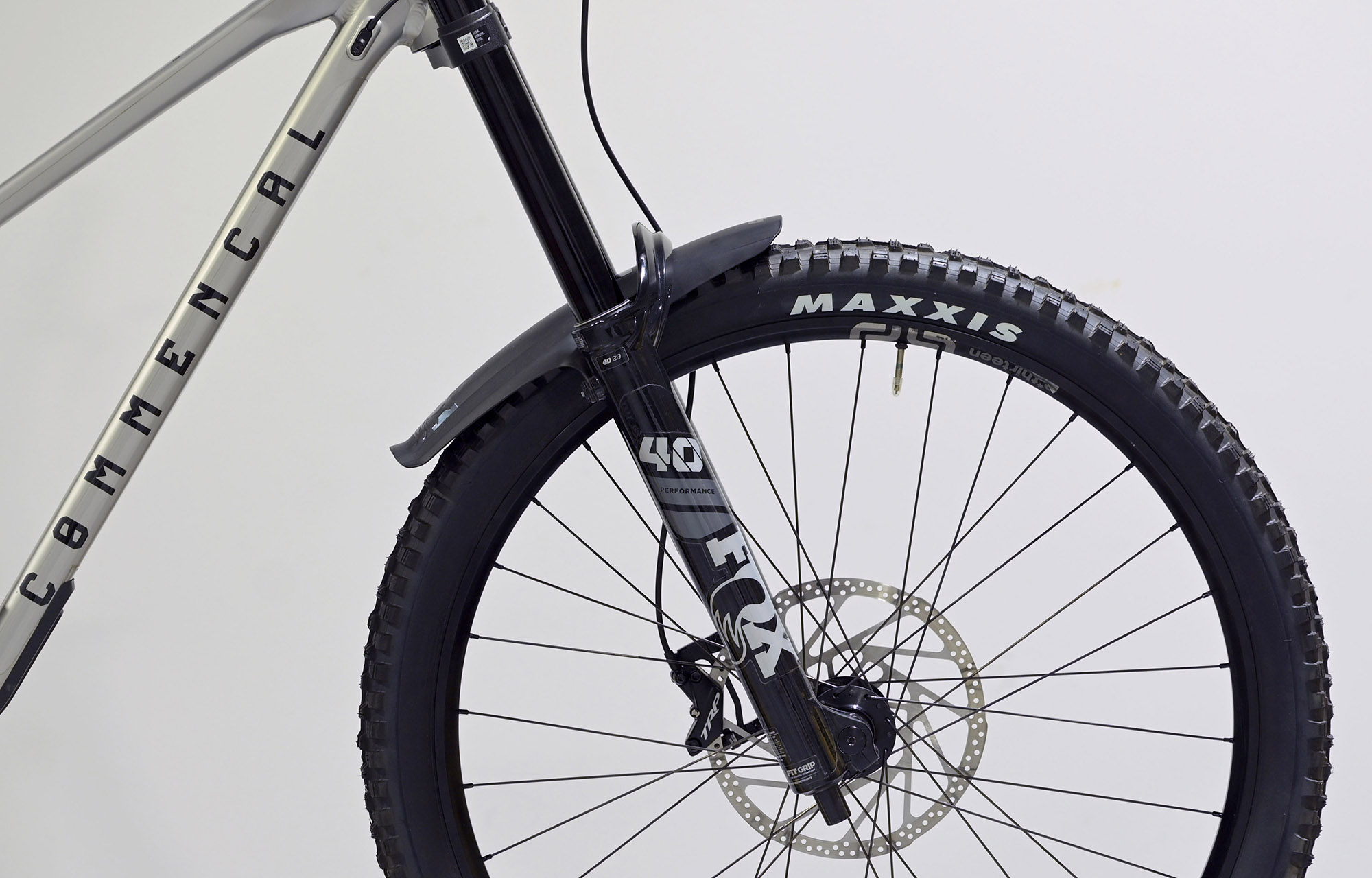 COMMENCAL SUPREME DH V5 ESSENTIAL SILVER - M (23150902) image cover number large 1