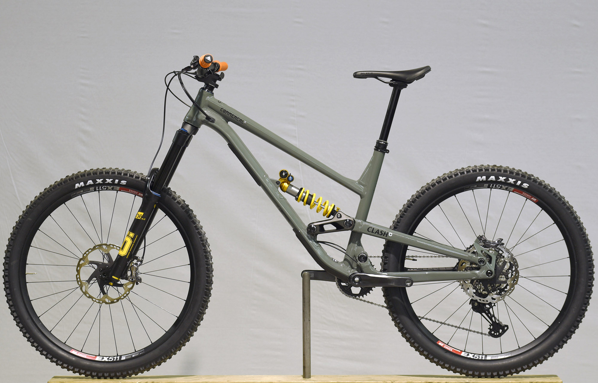 COMMENCAL | COMMENCAL CLASH OHLINS EDITION KESWICK GREEN - L