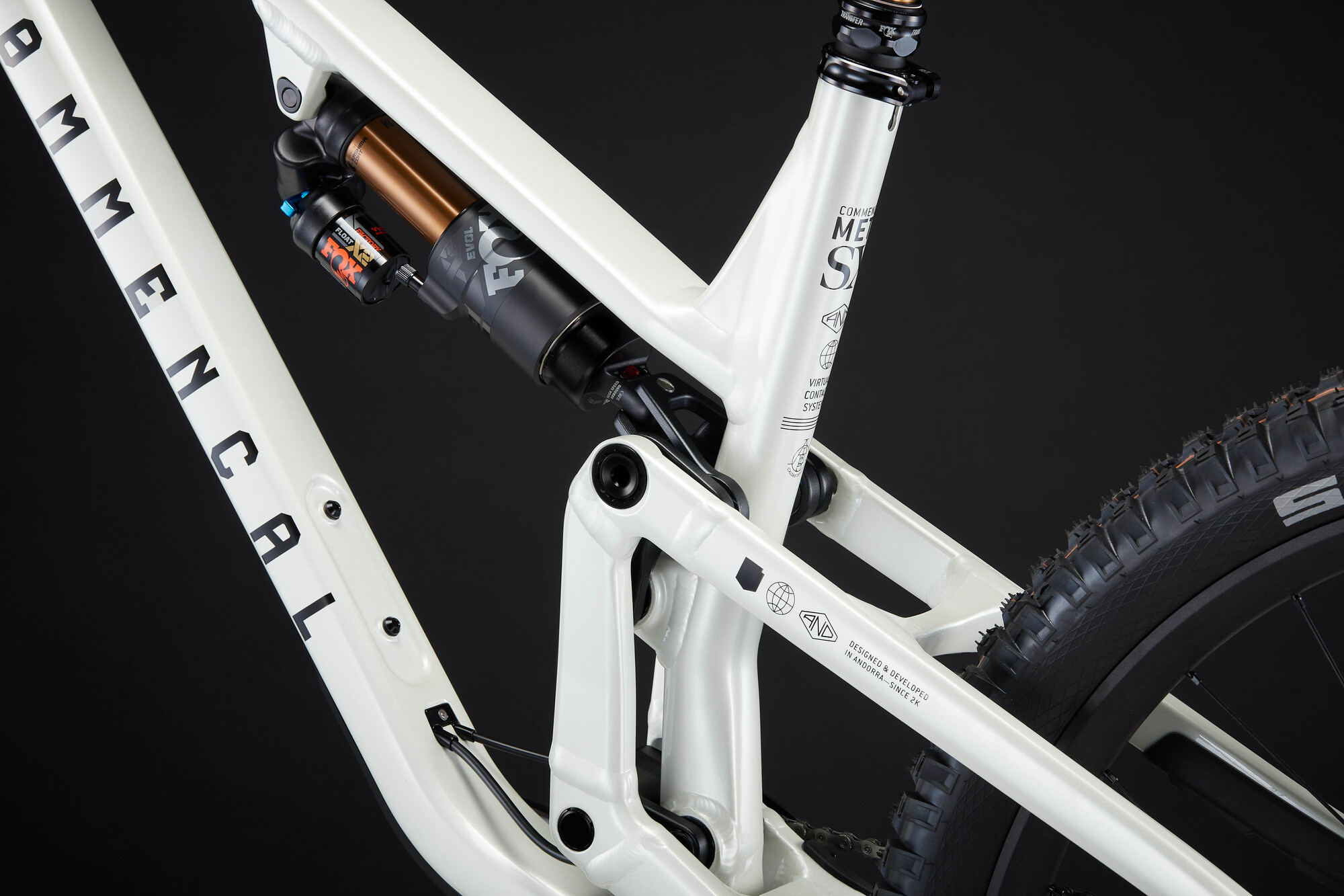 COMMENCAL META SX V5 SIGNATURE CLEAR SILVER image number null