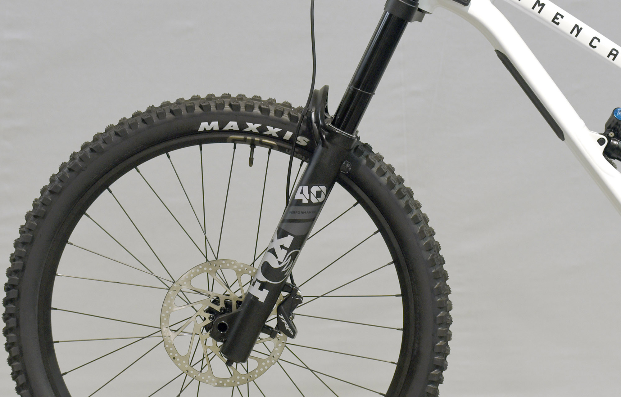 COMMENCAL FRS ESSENTIAL PURE WHITE - L (22150504) image number null
