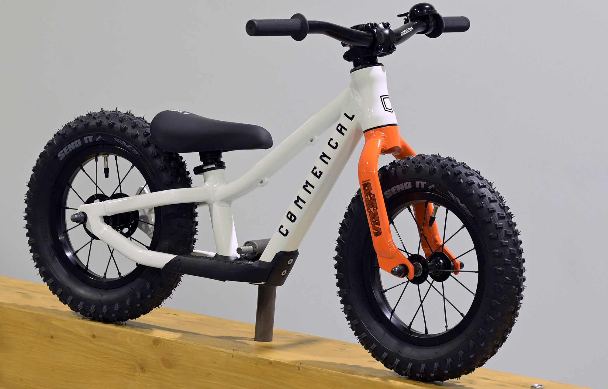 COMMENCAL RAMONES 12 PUSH BIKE PURE WHITE - (23177800) image cover number large 2