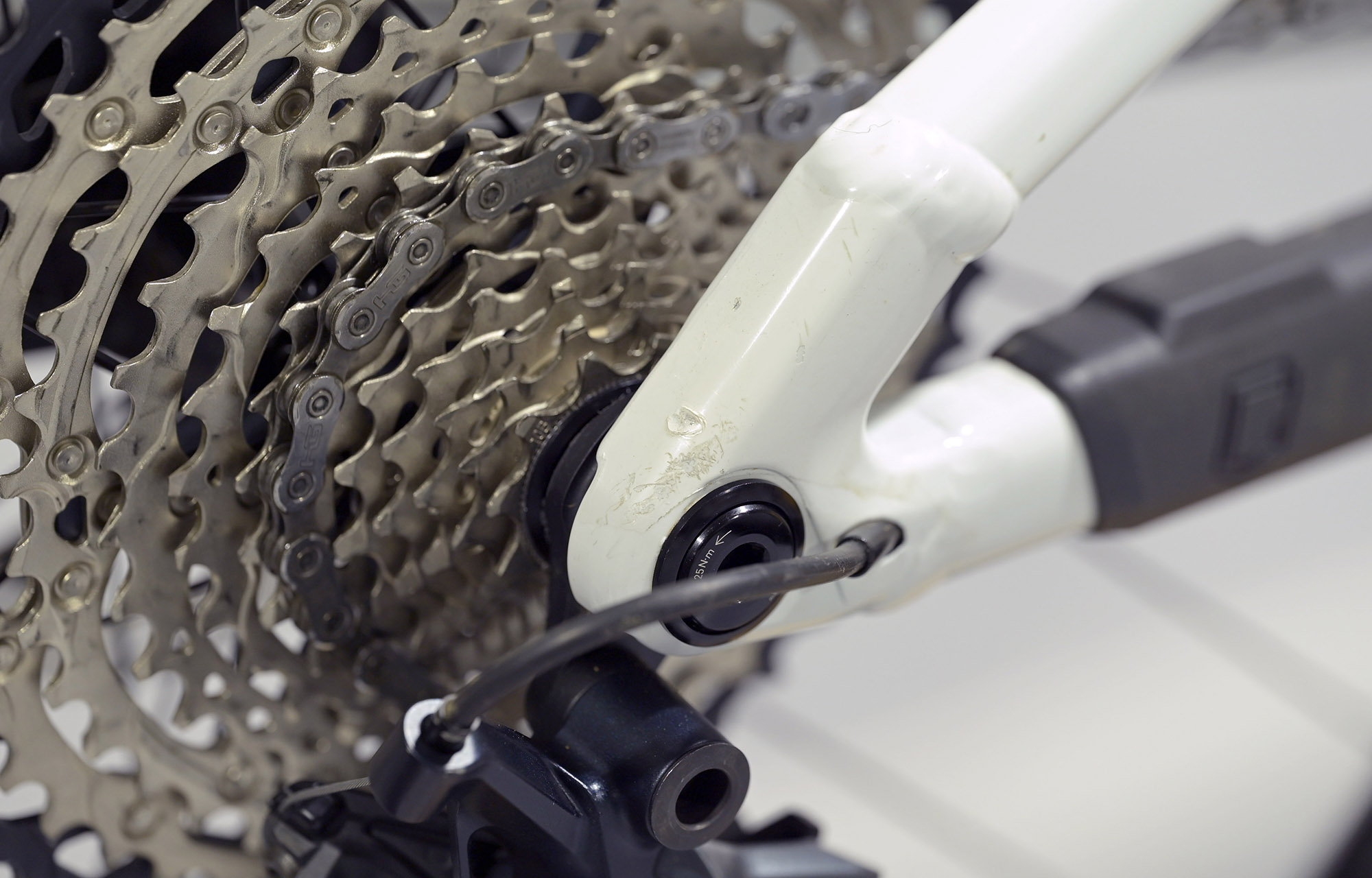 COMMENCAL META V5 ESSENTIAL PURE WHITE - XL (23121204) image cover number large 6