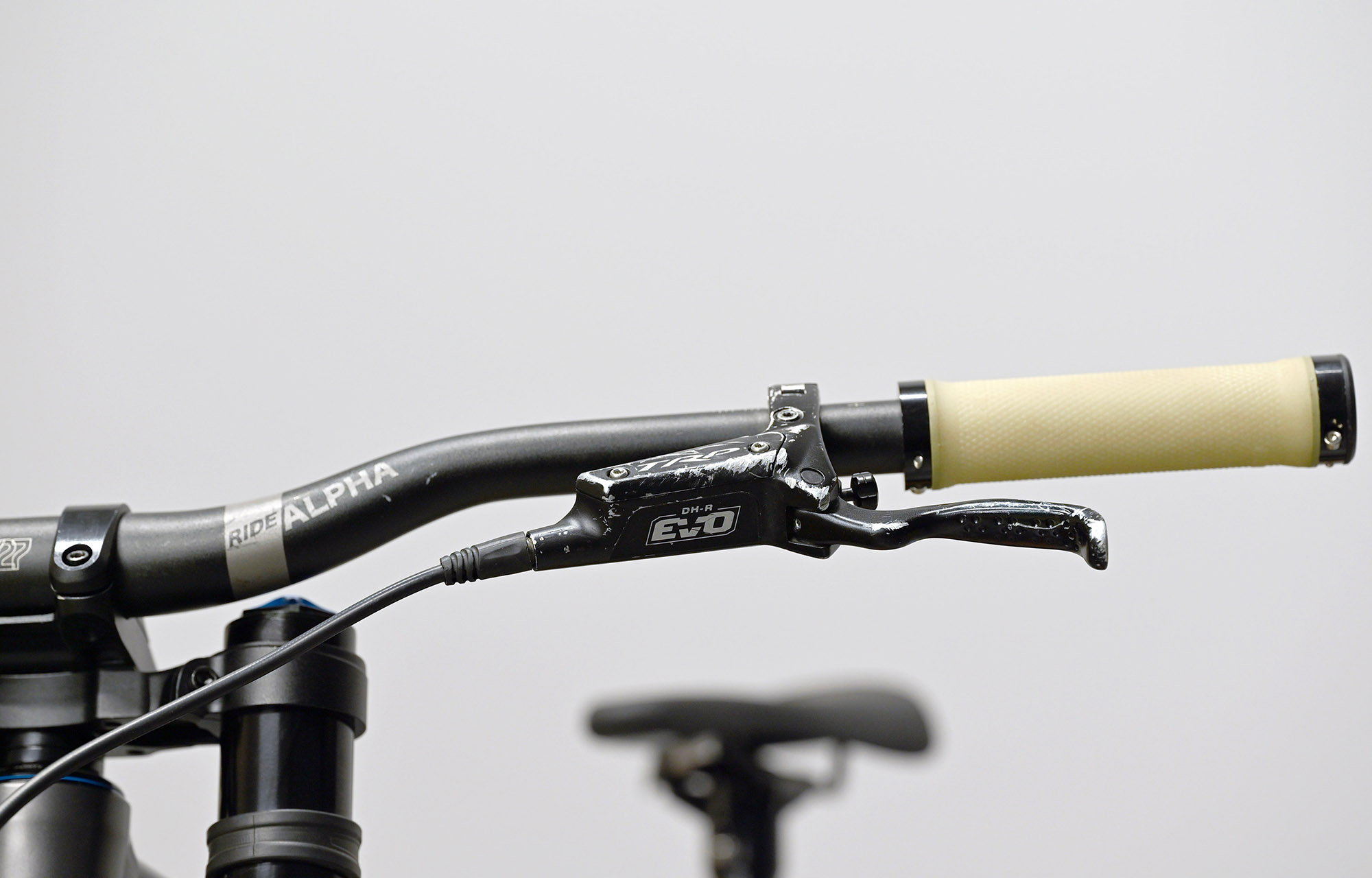 COMMENCAL FRS ESSENTIAL DARK SLATE - L (22150503) image number null