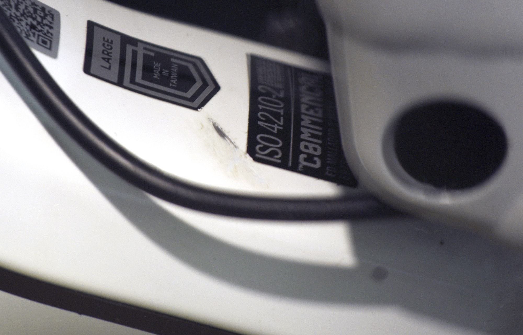 COMMENCAL META V5 ESSENTIAL PURE WHITE - L (23121203) image number null