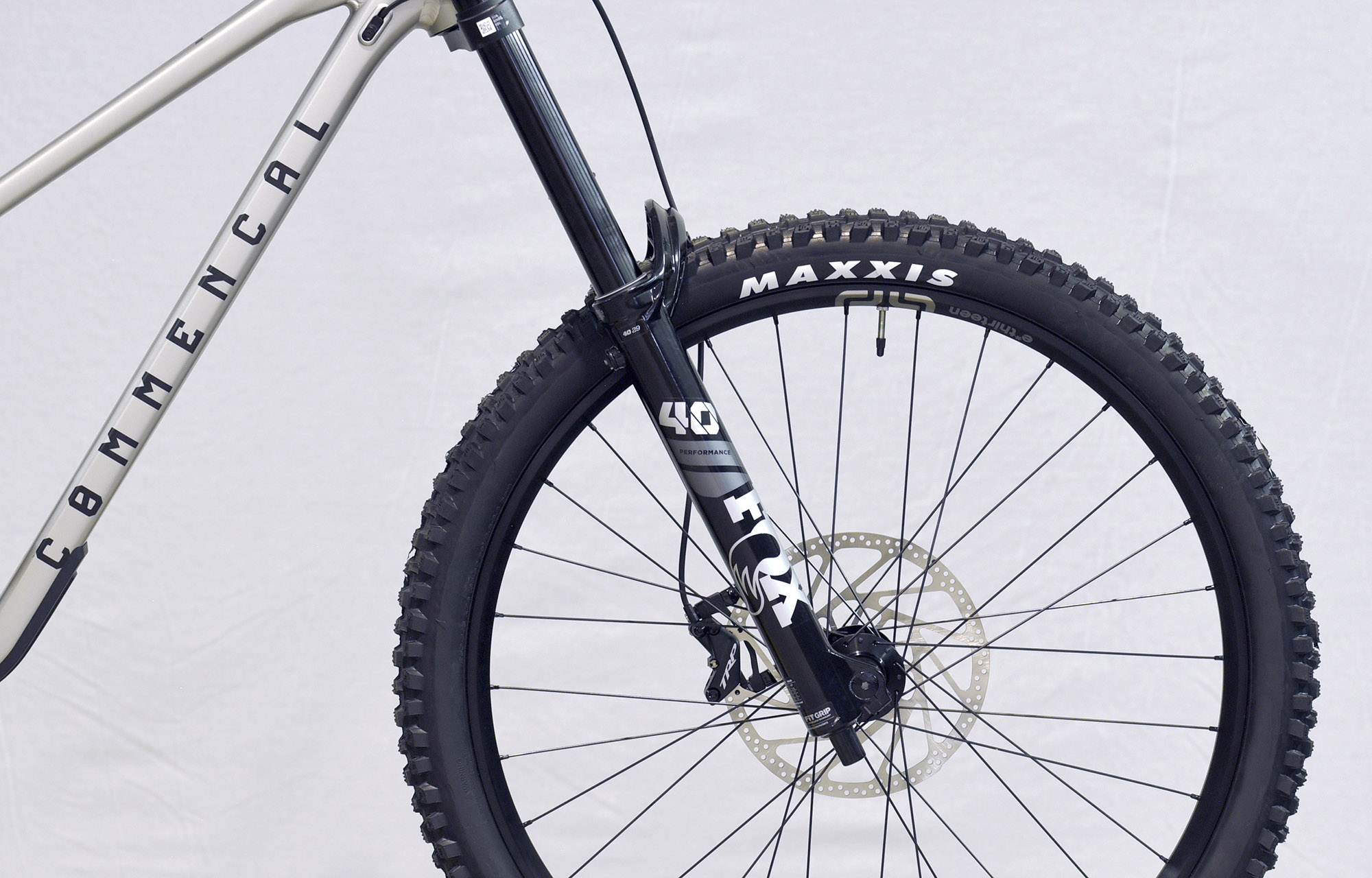 COMMENCAL SUPREME DH V5 ESSENTIAL SILVER - L (23150903) image number null