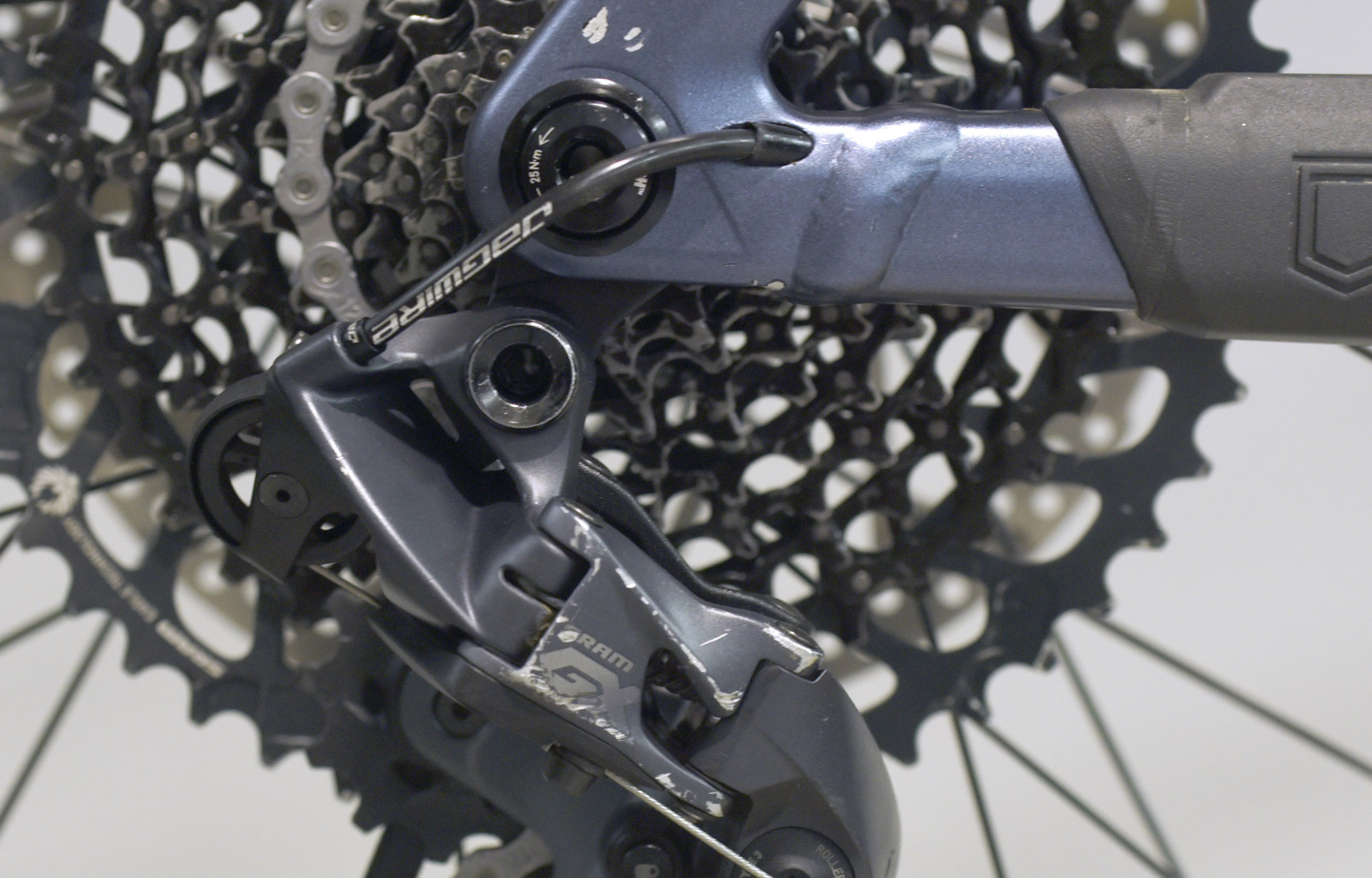 COMMENCAL META V5 RACE SPARKLY BLUE - L (23121303) image number null
