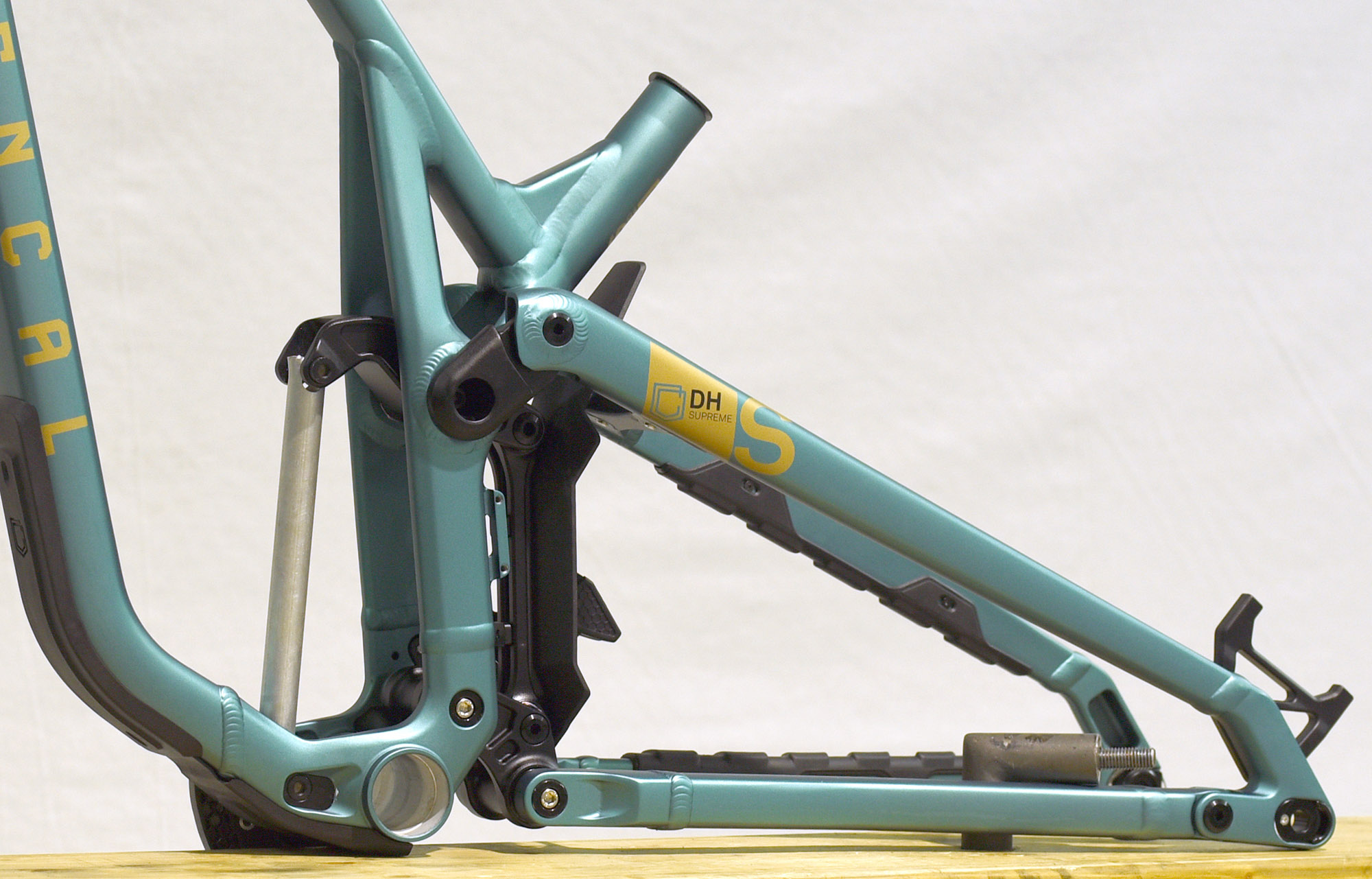 FRAME COMMENCAL SUPREME DH V5 ACID LAKE - L (22250603) image number null