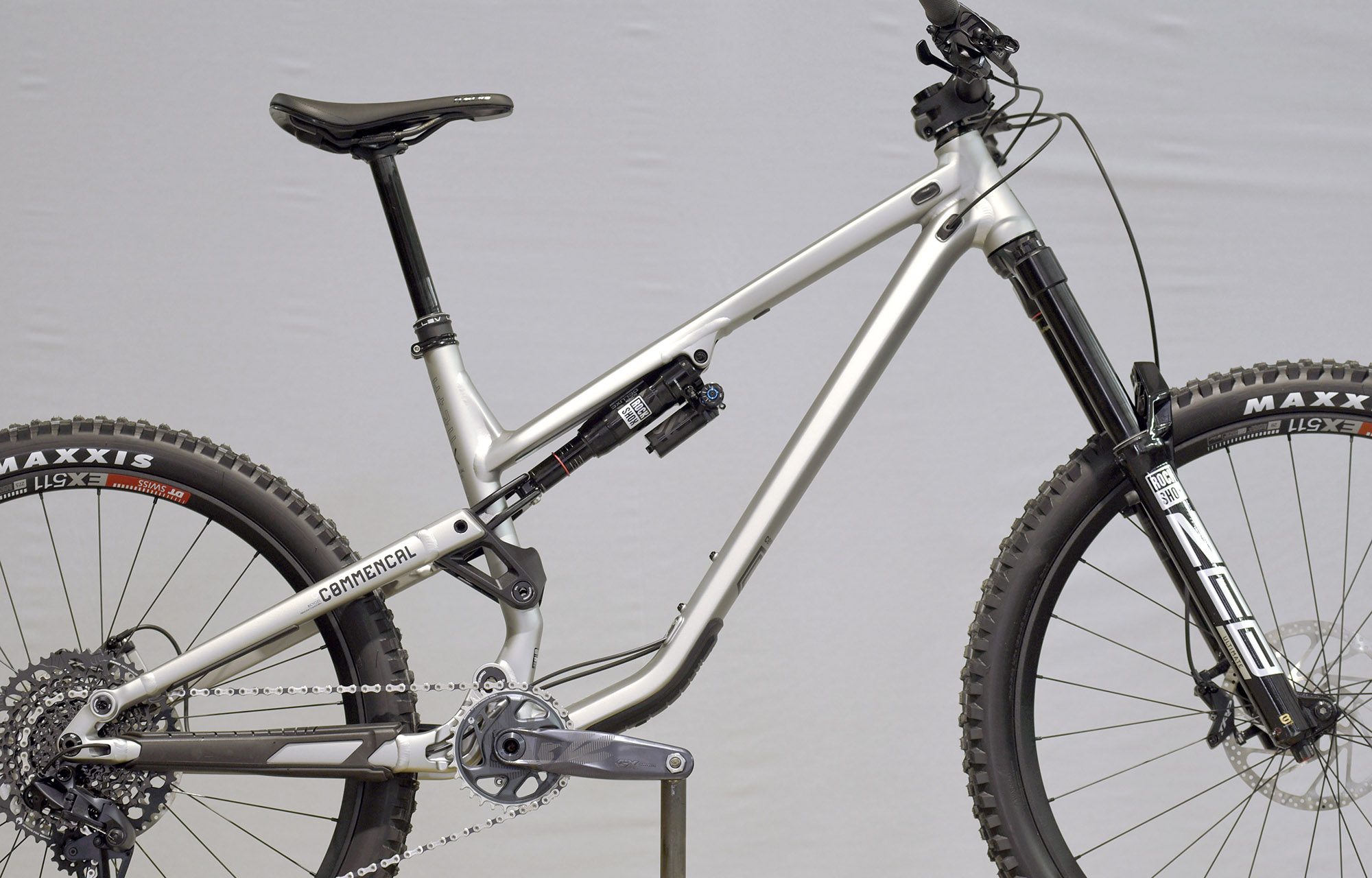 COMMENCAL META SX V4 RACE SILVER - L (22130803) image number null