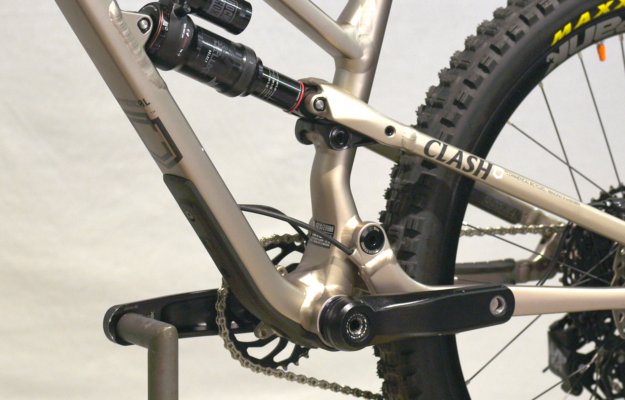 COMMENCAL CLASH 24 V2 CHAMPAGNE - 24 (22170600) image number null