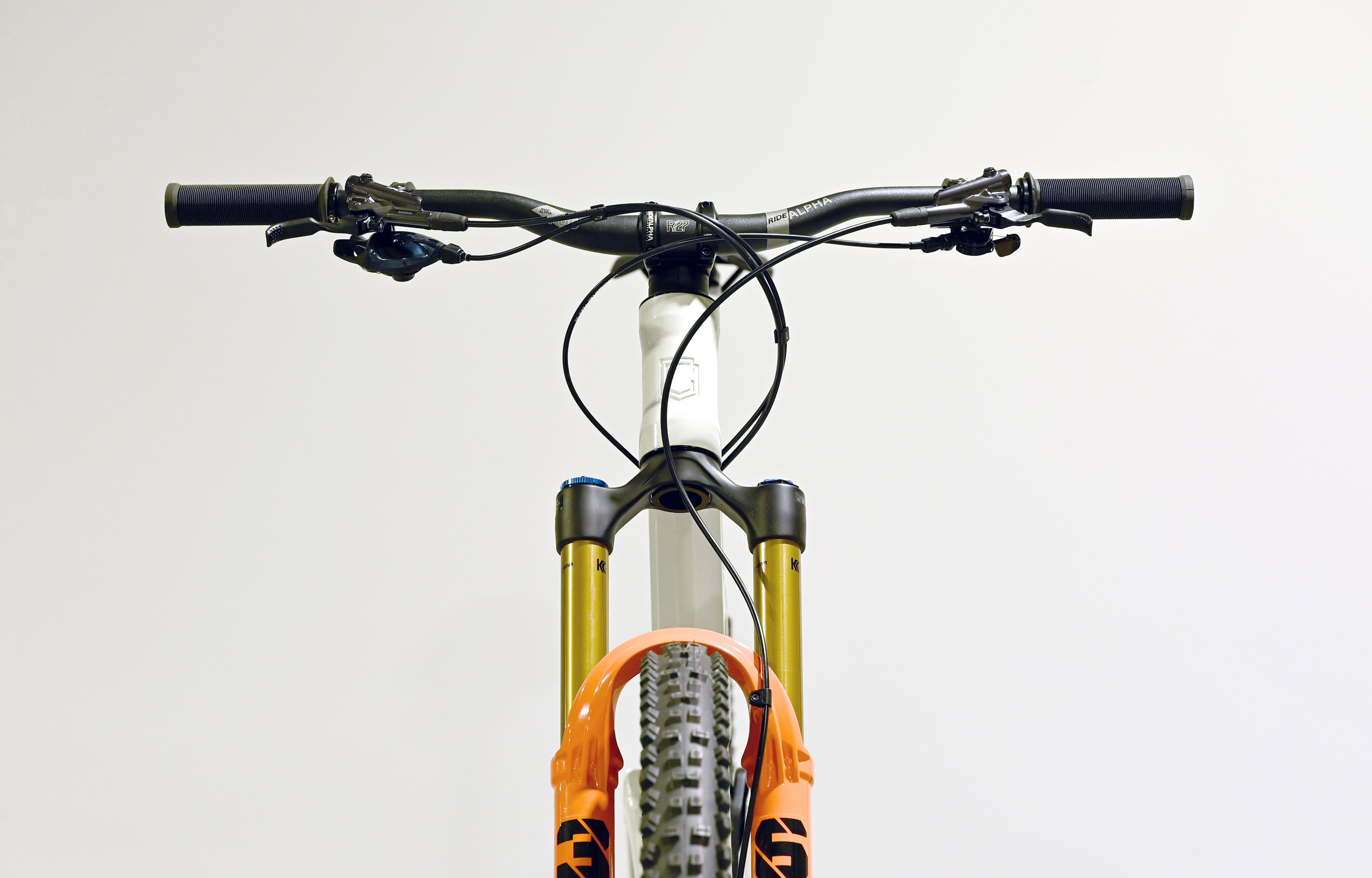 COMMENCAL META V5 SIGNATURE CLEAR SILVER 2 - L (24122003) image number null