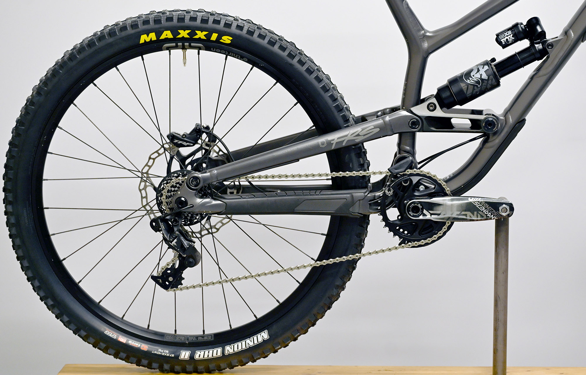 COMMENCAL FRS ESSENTIAL DARK SLATE - L (22150503) image number null
