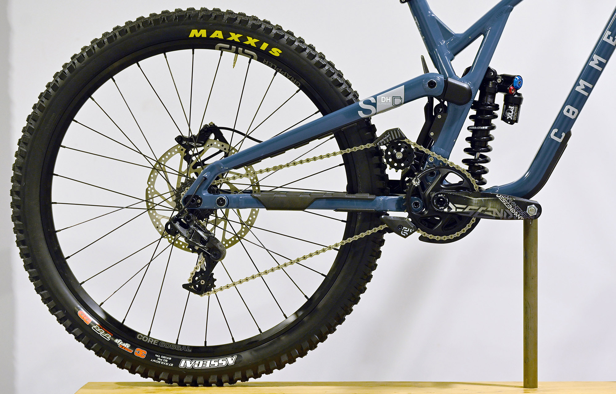 COMMENCAL SUPREME DH V5 ESSENTIAL AQUA BLUE - M (23150102) image number null
