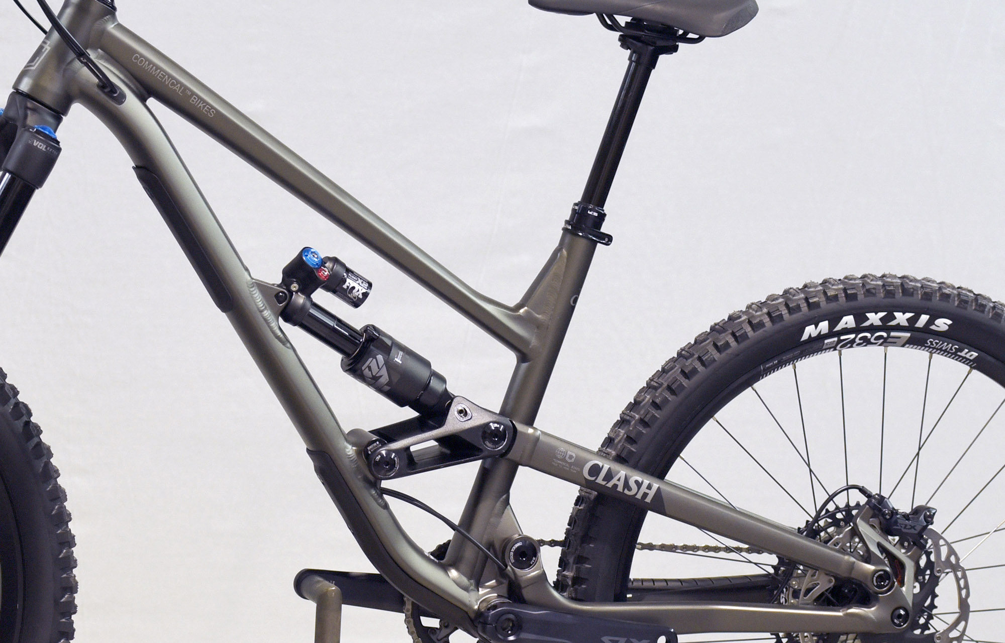 COMMENCAL CLASH ESSENTIAL DARK SLATE - M (22131302) image number null