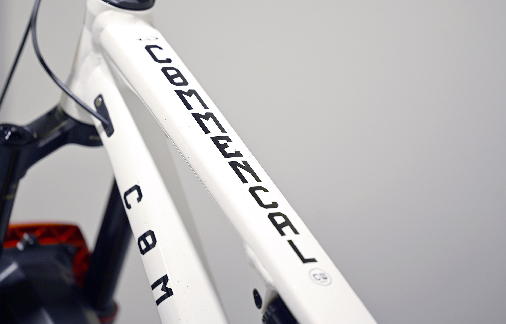 COMMENCAL META SX V5 ULTIMATE WHISTLER EDITION - L (24133803) image number null