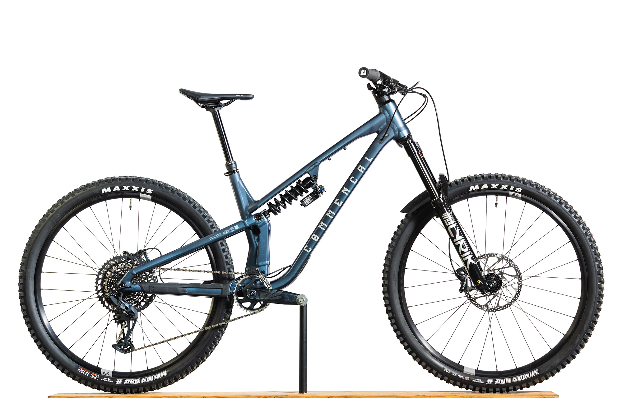 COMMENCAL META V5 RACE SPARKLY BLUE - M (23121302) image number null