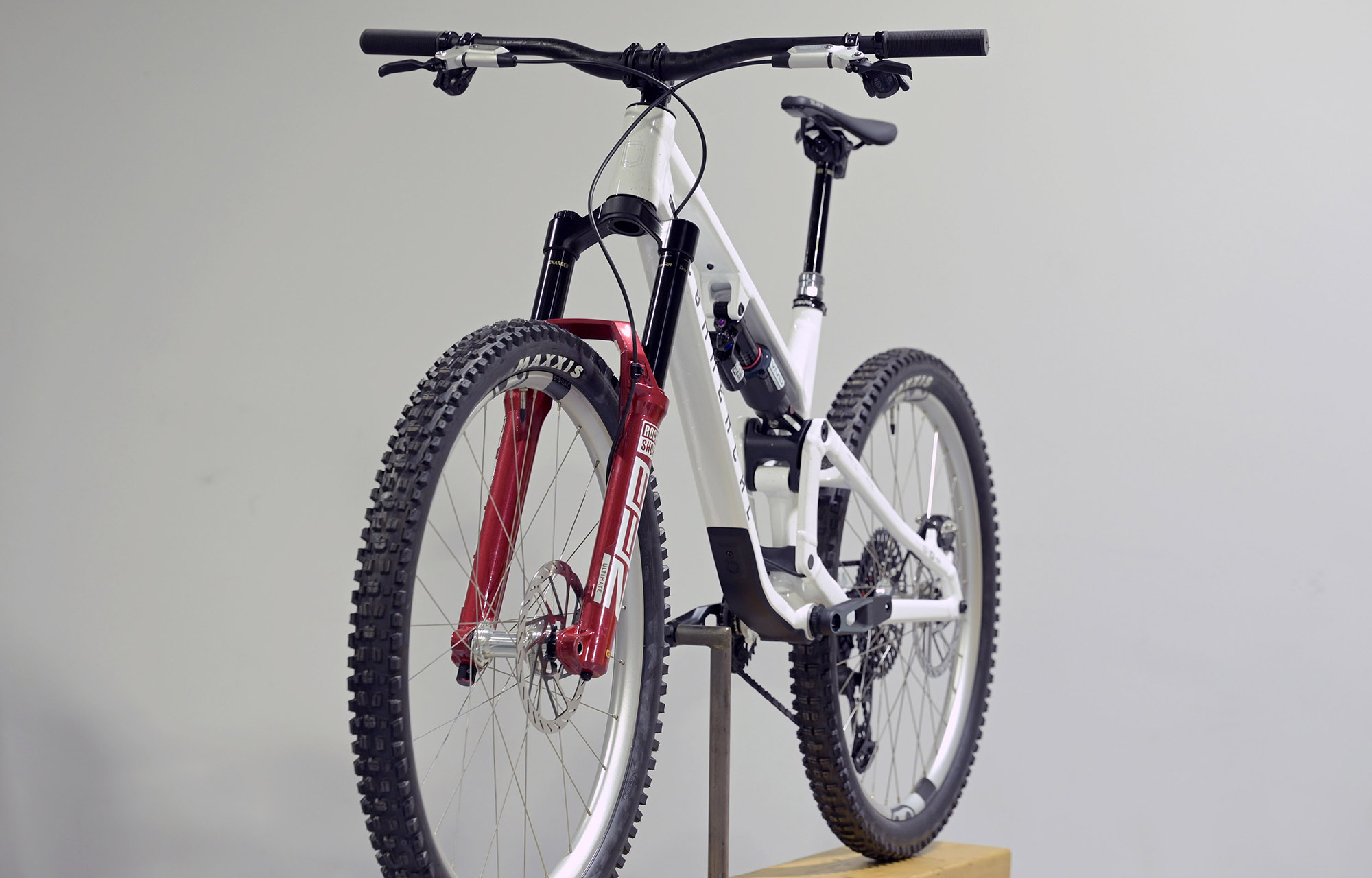 COMMENCAL META SX V5 ULTIMATE WHISTLER EDITION GLITTERY WHITE - M (24136602) image cover number large 4