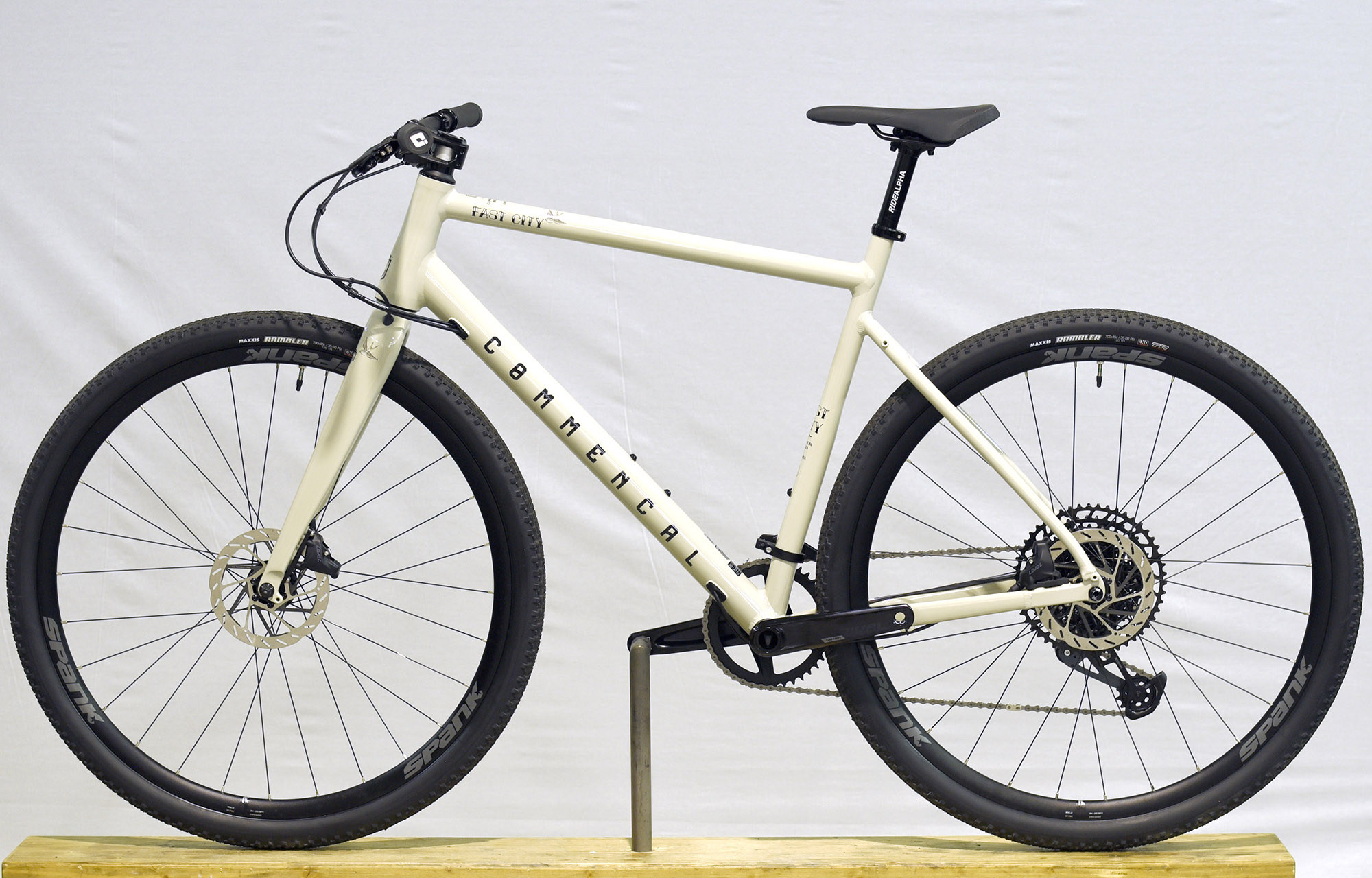 COMMENCAL FCB ESSENTIAL CHALK - L (23160103) image number null