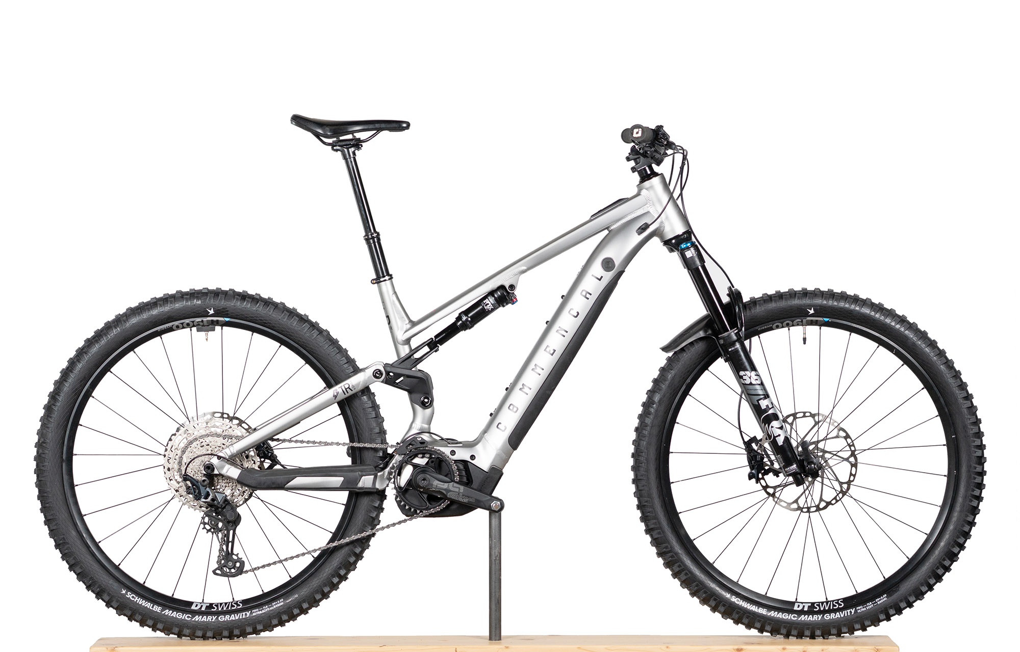COMMENCAL META POWER TR BOSCH ESSENTIAL SILVER - L (22180203) 543m image number null
