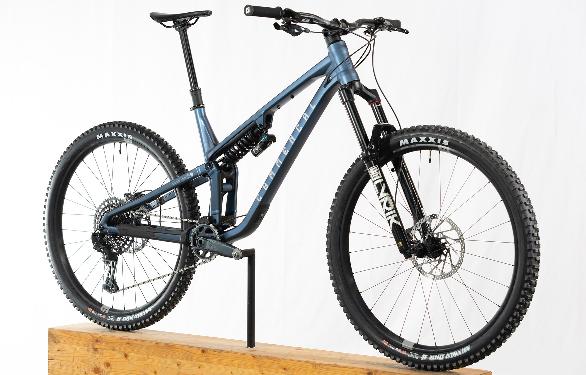 COMMENCAL META V5 RACE SPARKLY BLUE - XL (23121304) image cover number large 3