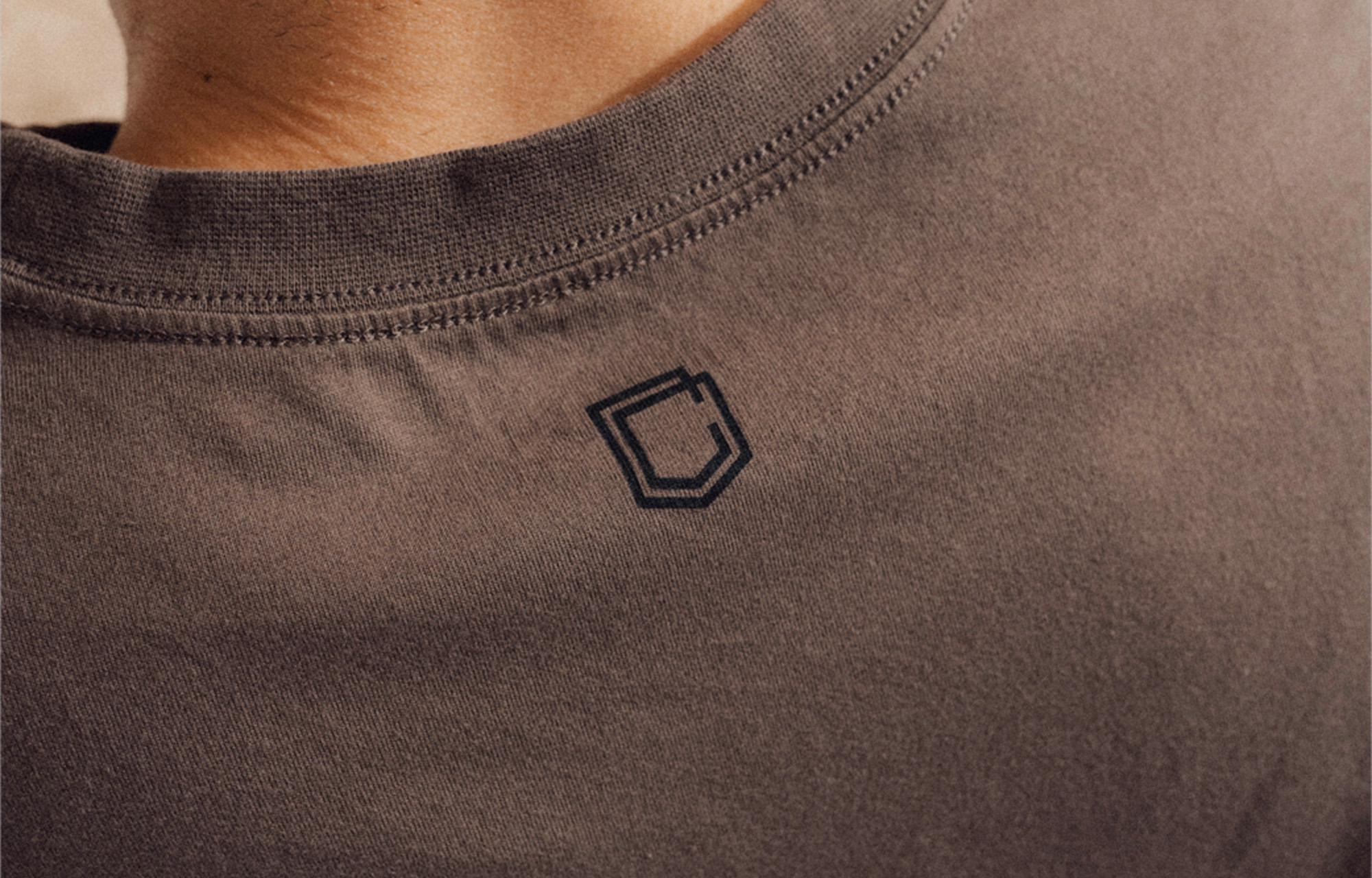 COMMENCAL REGULAR FIT CORPORATE T-SHIRT FADED BROWN image number 3