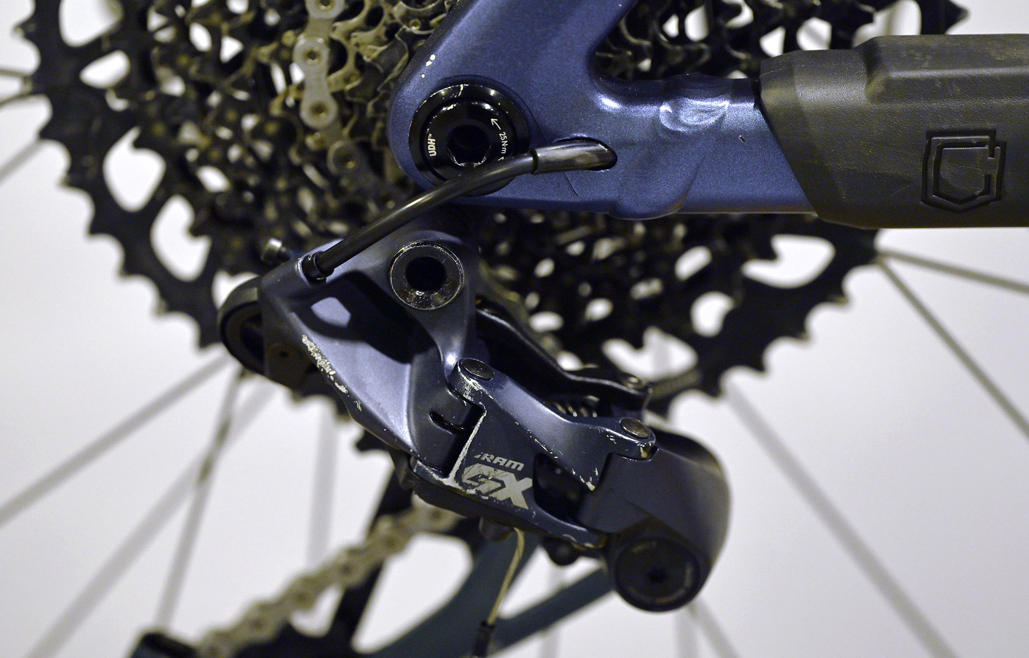 COMMENCAL META V5 RACE SPARKLY BLUE - L (23121303) image cover number large 7