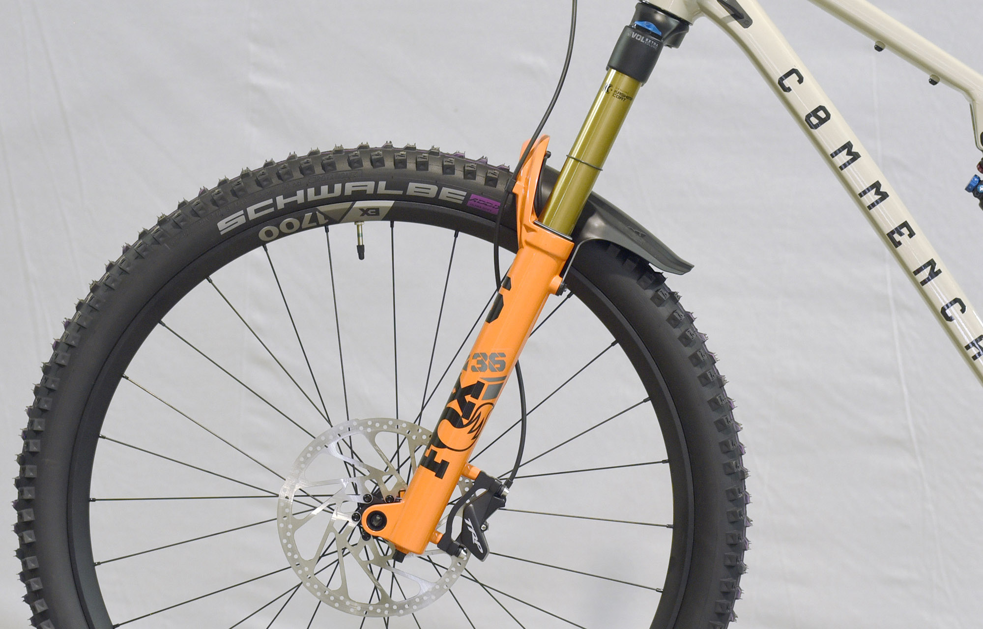 COMMENCAL META V5 T-TYPE CHALK - L (23120903) image number null