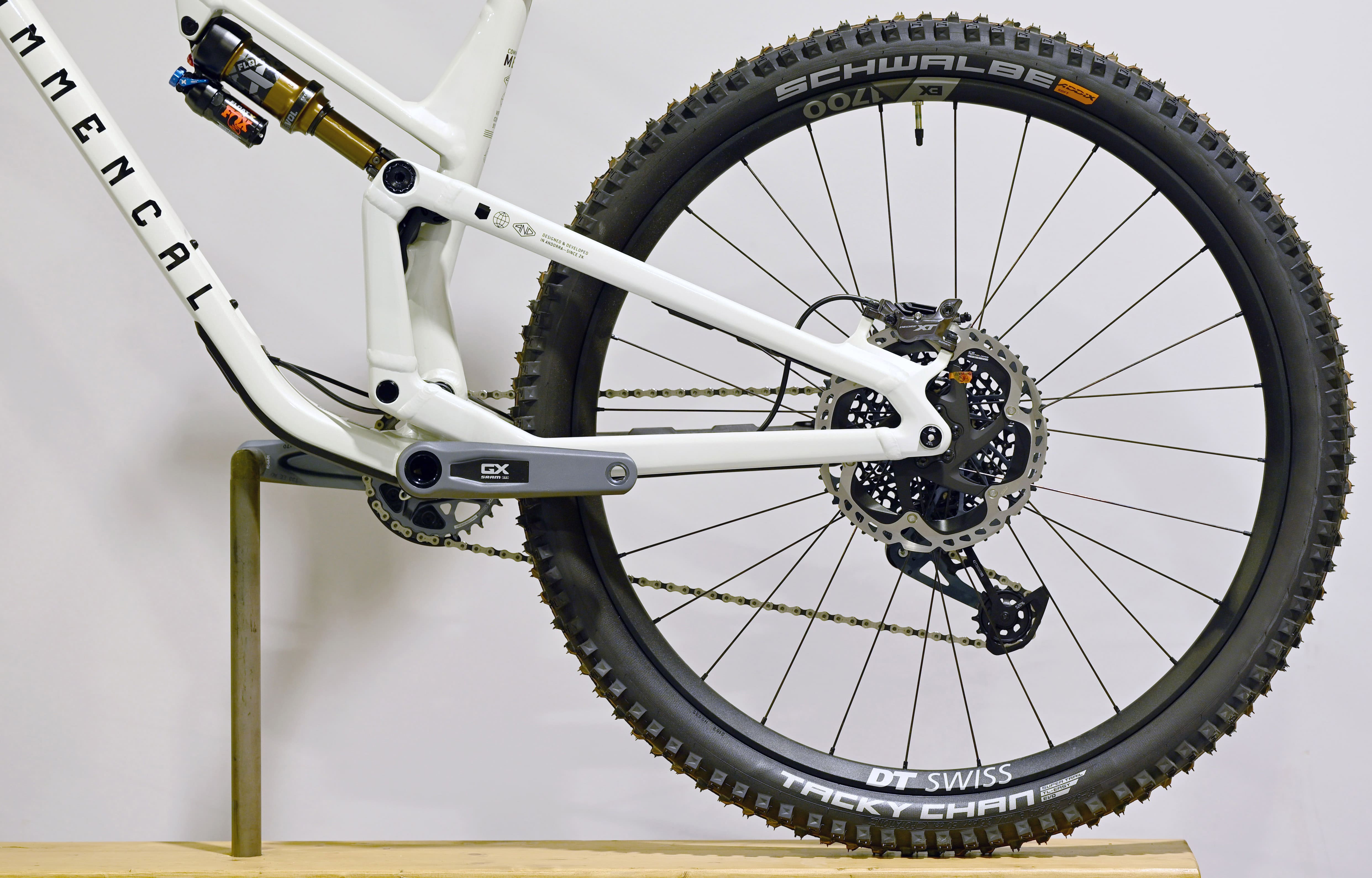 COMMENCAL META V5 SIGNATURE CLEAR SILVER 2 - L (24122003) image number null
