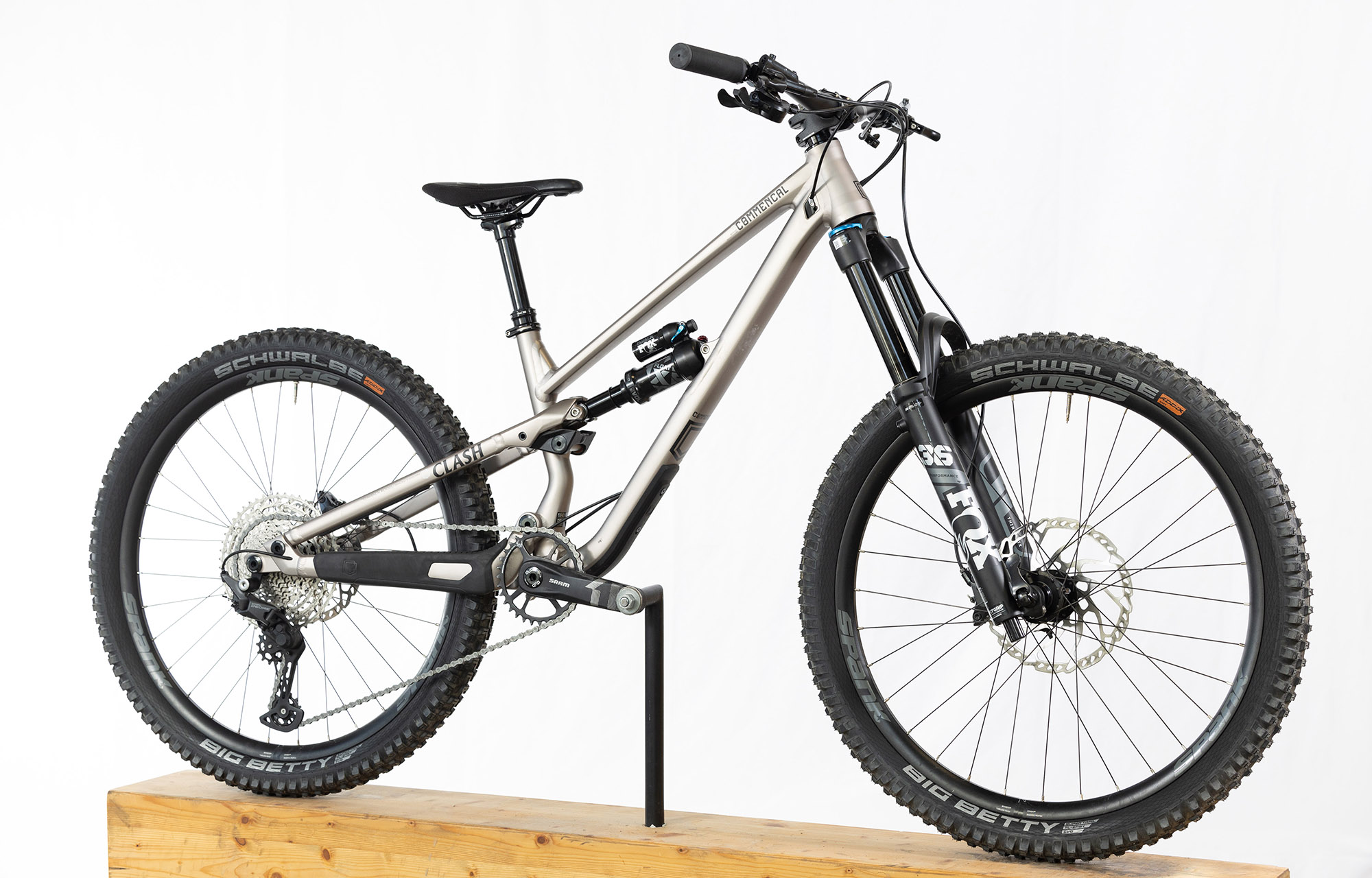 COMMENCAL CLASH JR CHAMPAGNE - (22170700) image cover number large 4