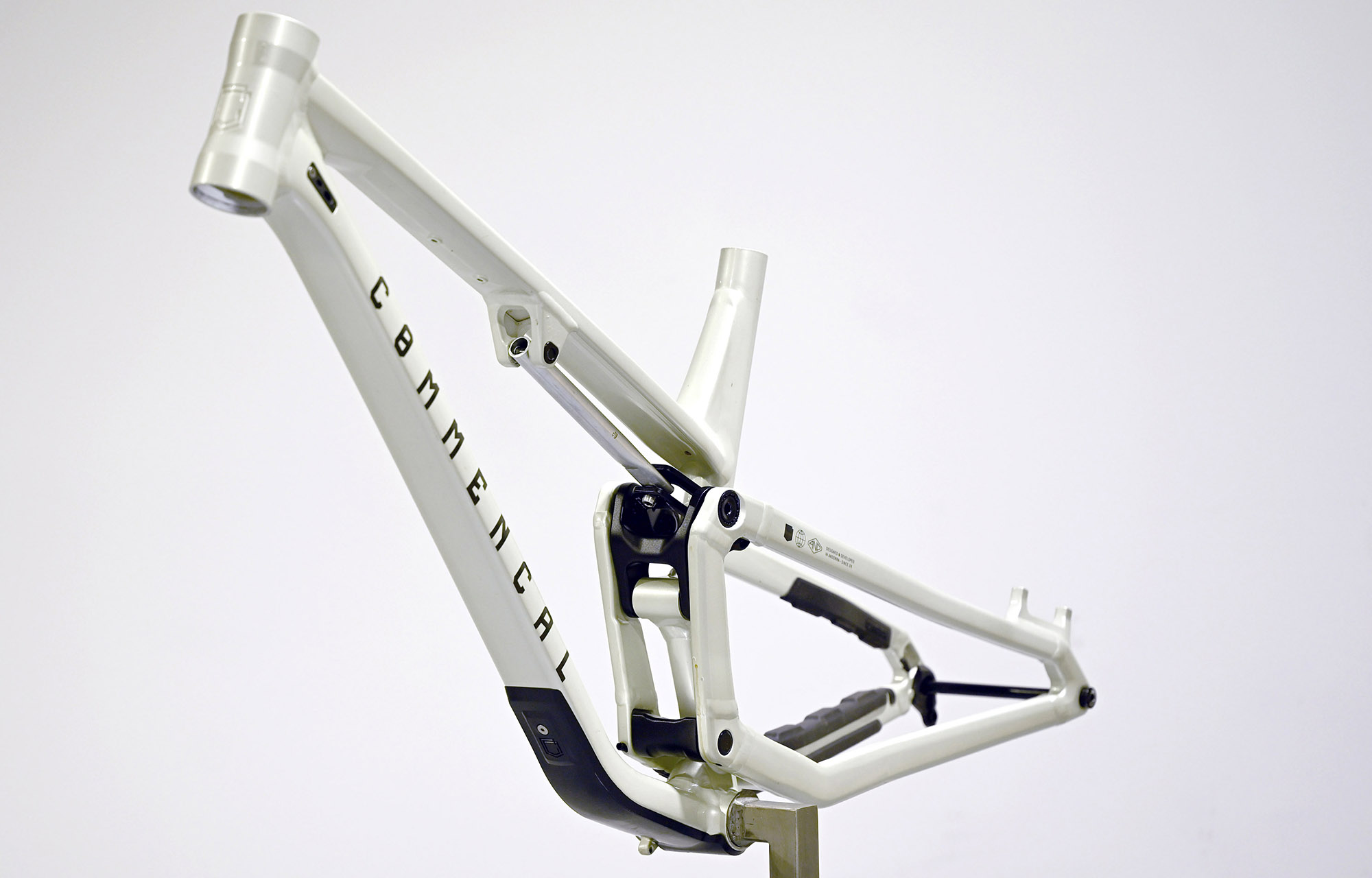 FRAME COMMENCAL META V5 CLEAR SILVER - XL (23220504) image number null