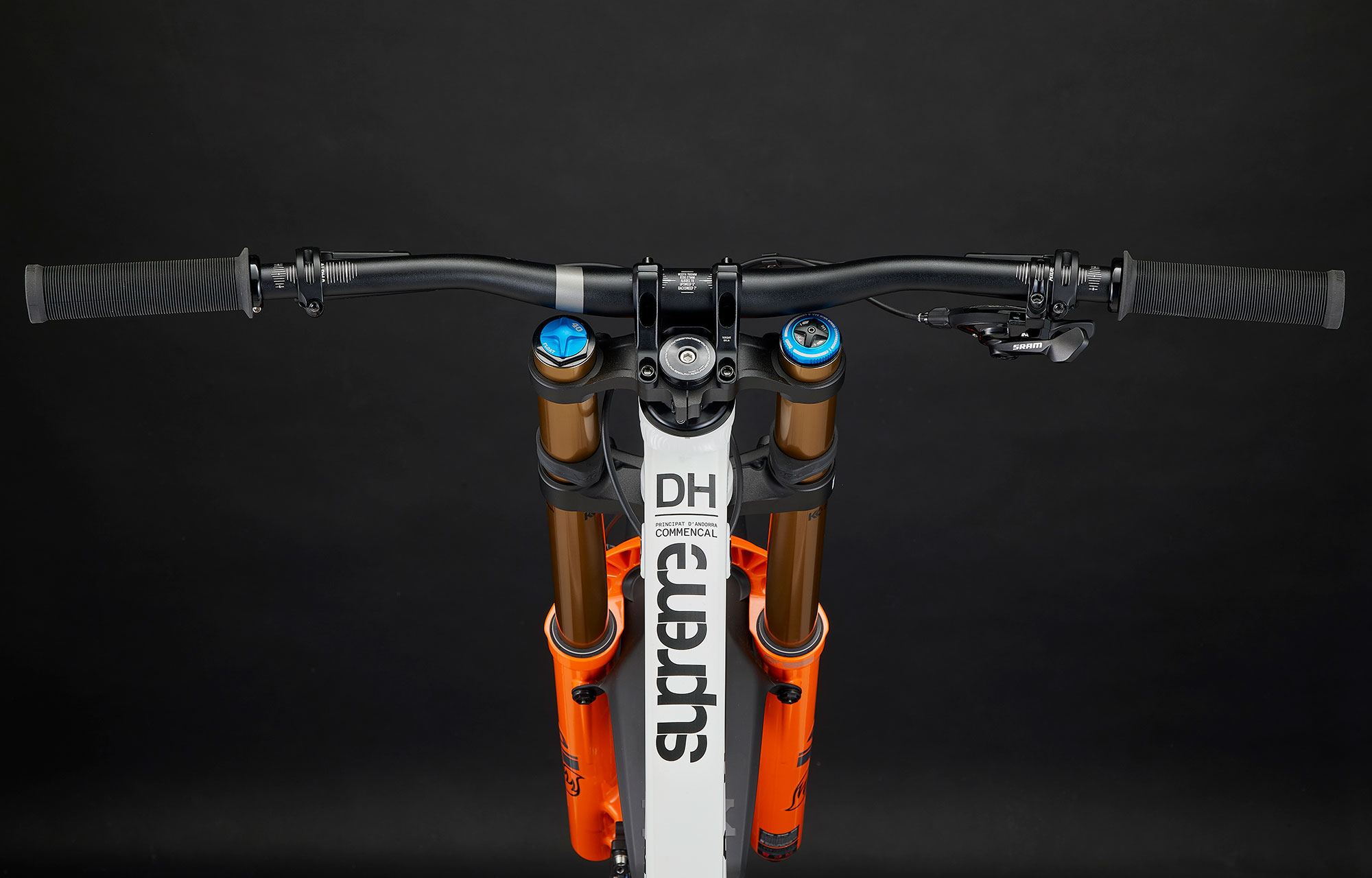 COMMENCAL SUPREME DH V5 SIGNATURE AIR PURE WHITE image number null