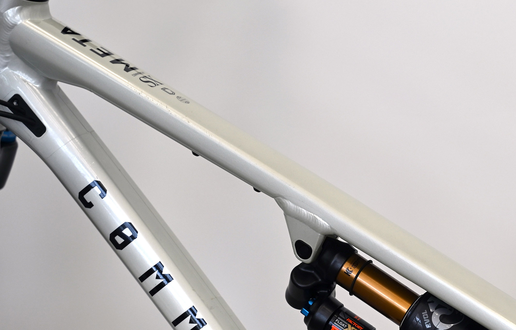 COMMENCAL META SX V5 SIGNATURE CLEAR SILVERCOMMENCAL META SX V5 SIGNATURE CLEAR SILVER - L (23131903) image large number 5