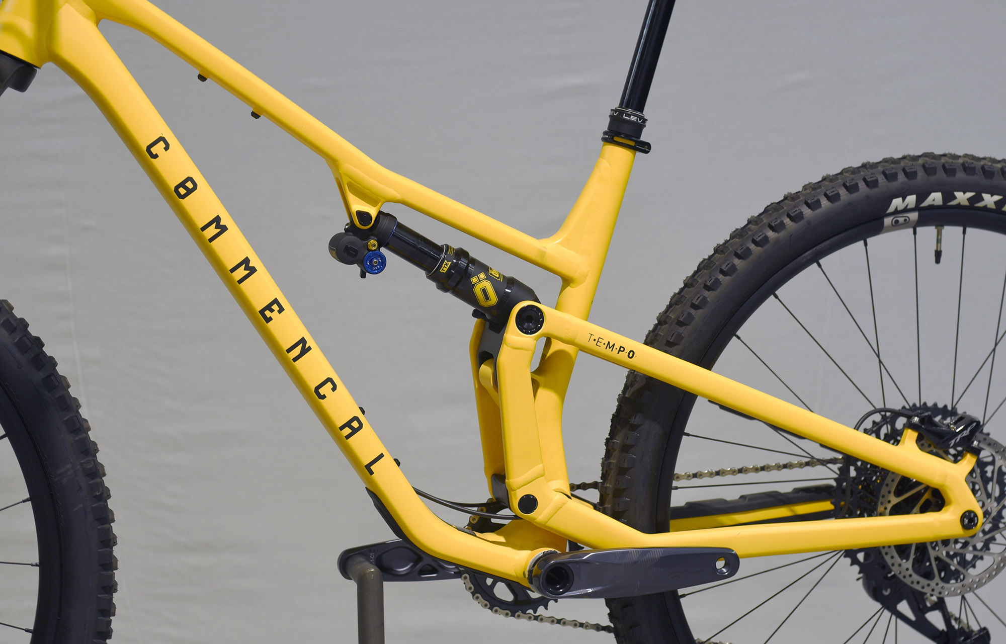 COMMENCAL T.E.M.P.O. OHLINS EDITION YELLOW - L (22121103) image number null