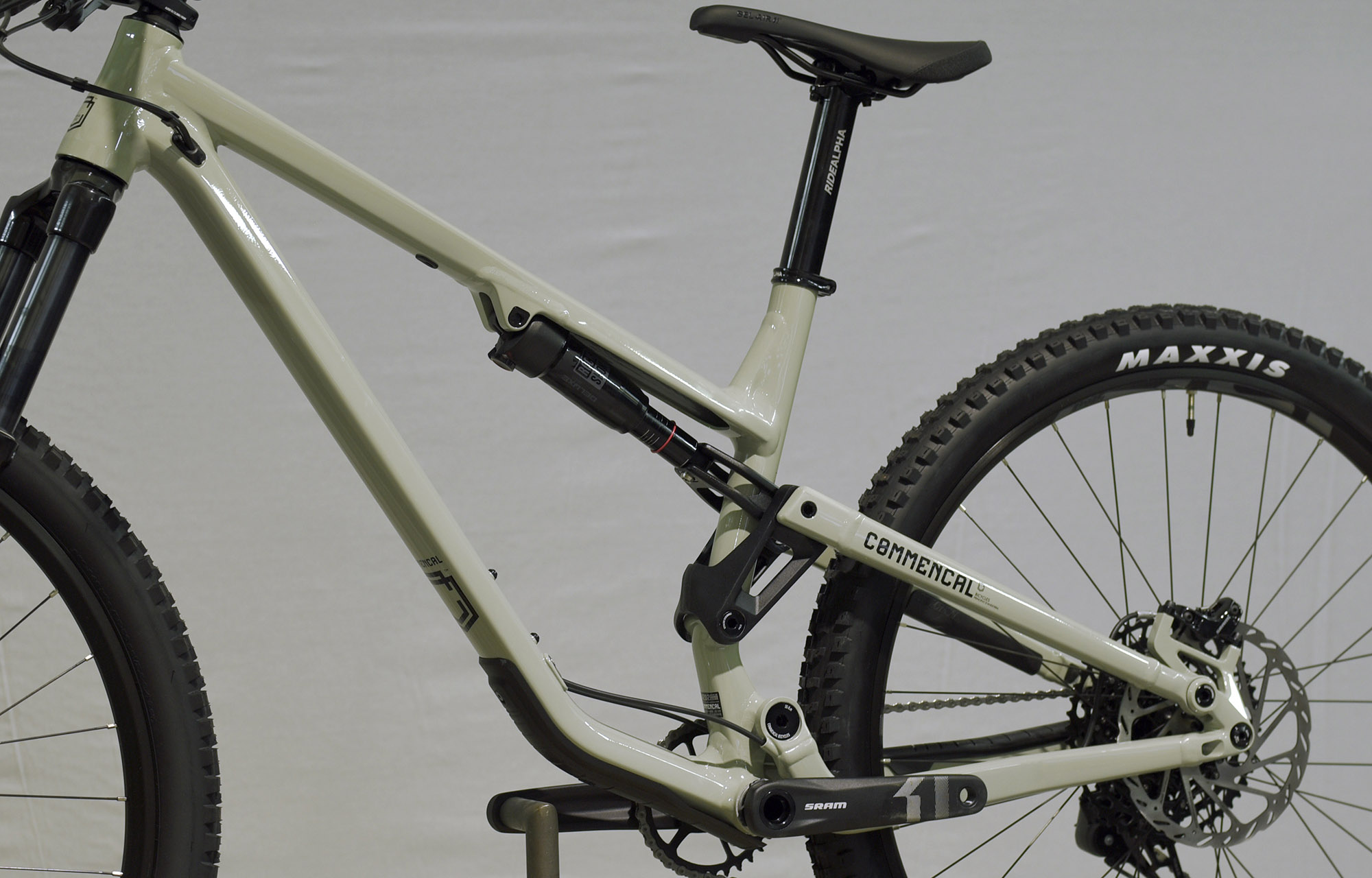 COMMENCAL META TR V4 ORIGIN HERITAGE GREEN - L (22120003) image number null
