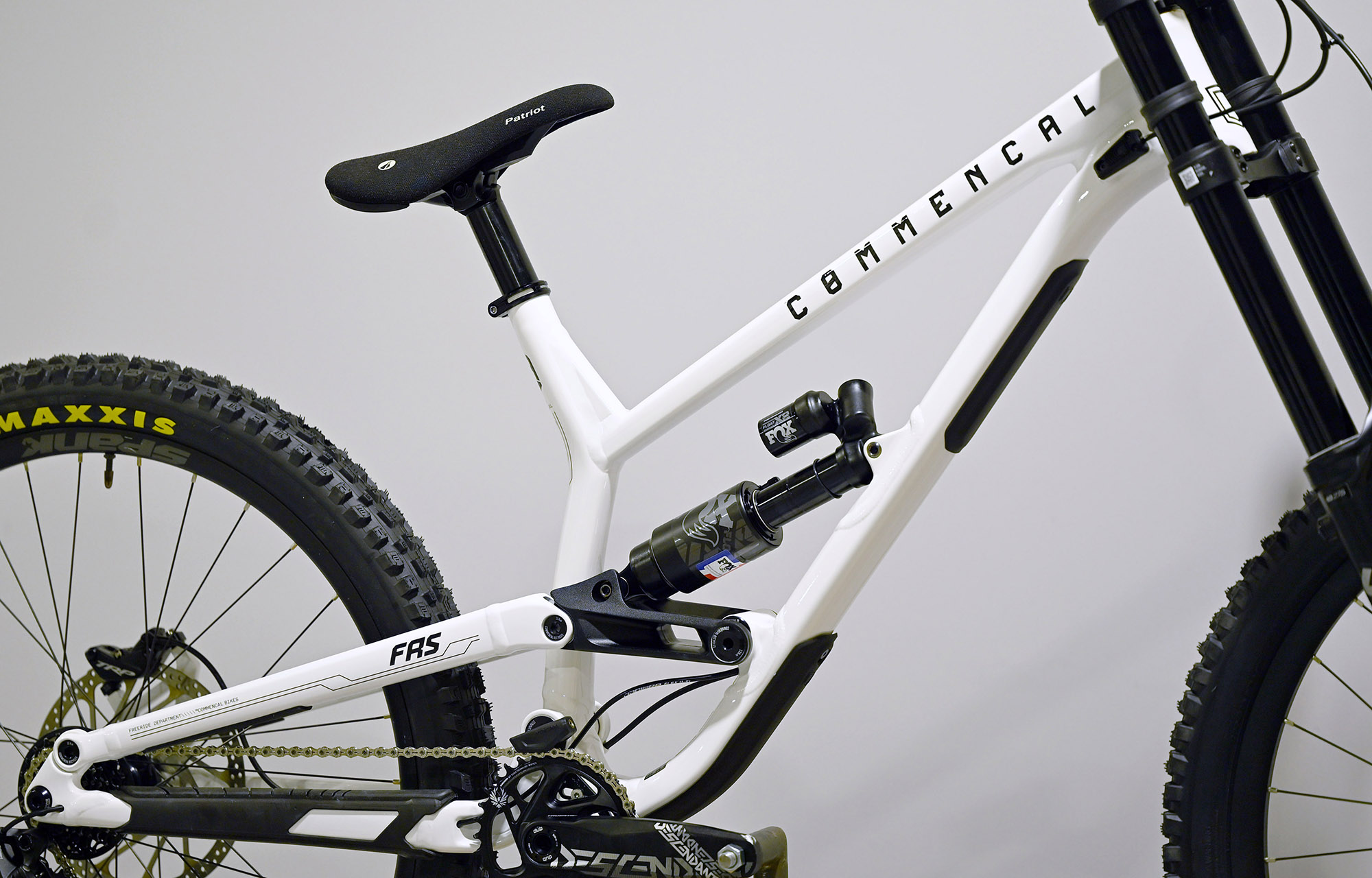COMMENCAL FRS ESSENTIAL PURE WHITE - M (22151902) image number null
